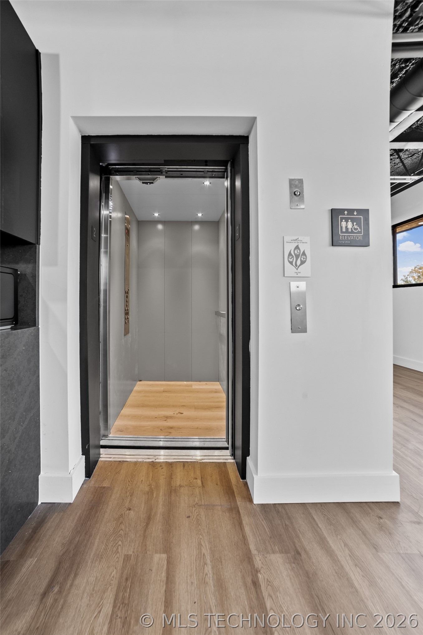 6400 S Lewis Avenue Property Photo 23