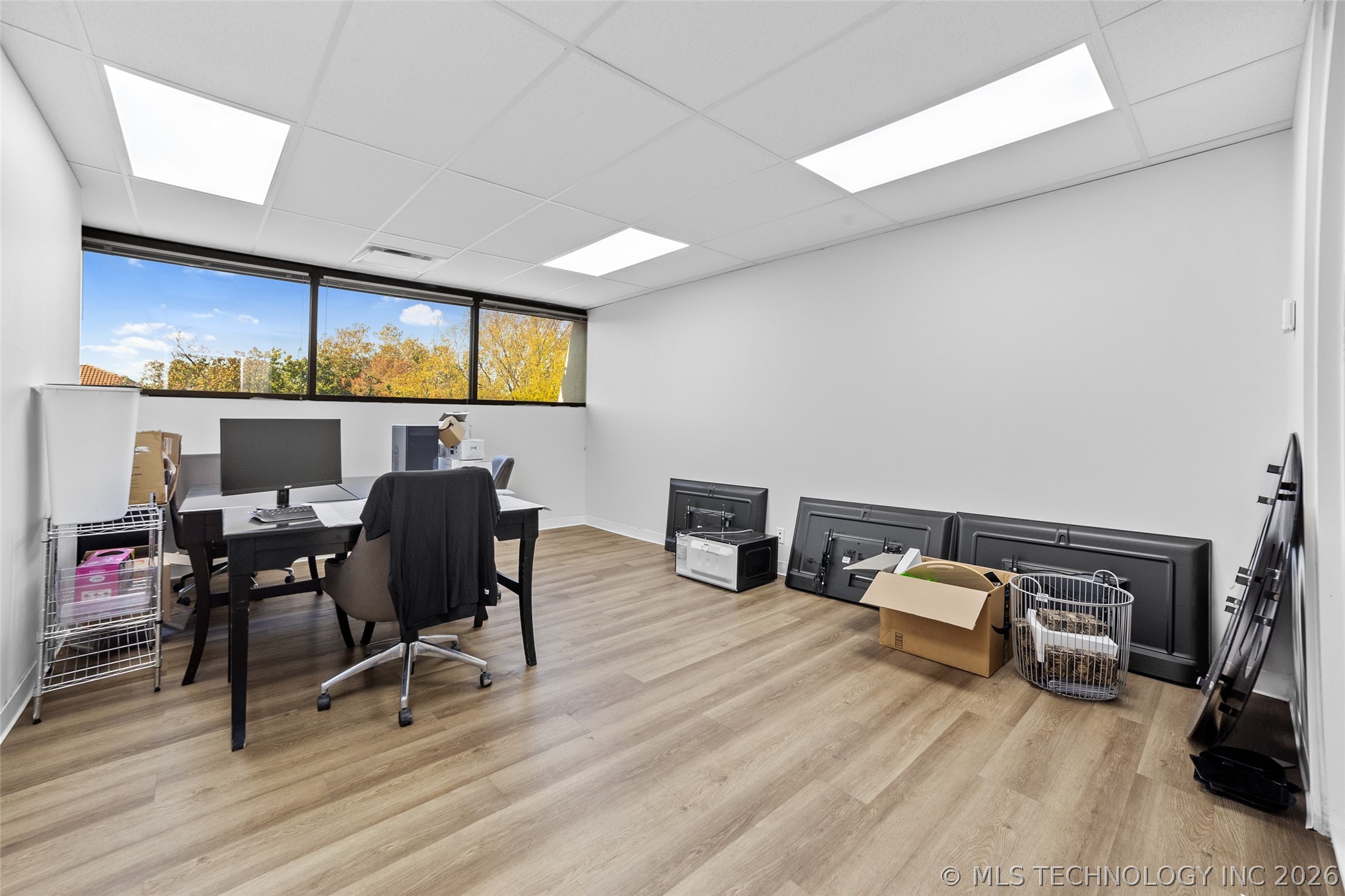 6400 S Lewis Avenue Property Photo 28