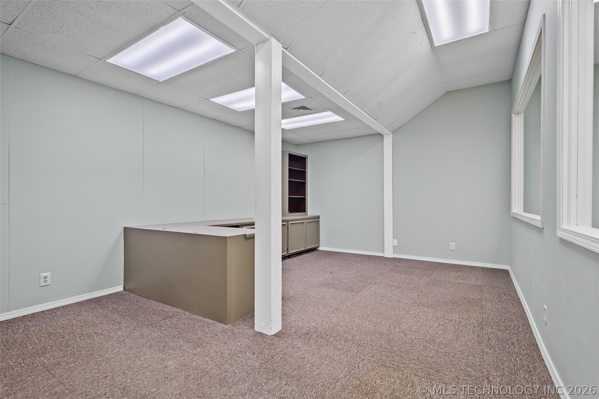 6400 S Lewis Avenue Property Photo 40