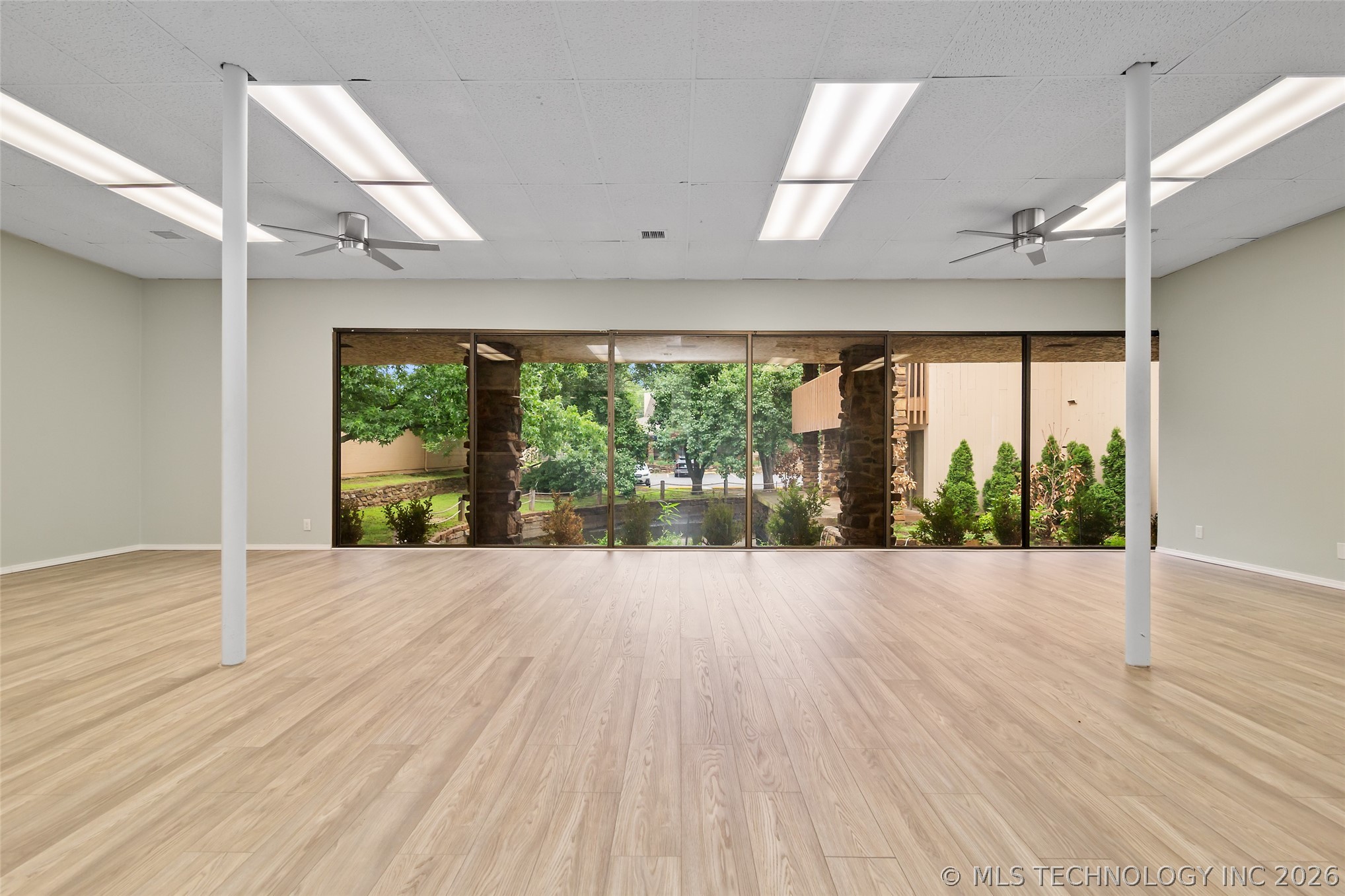 6400 S Lewis Avenue Property Photo 47