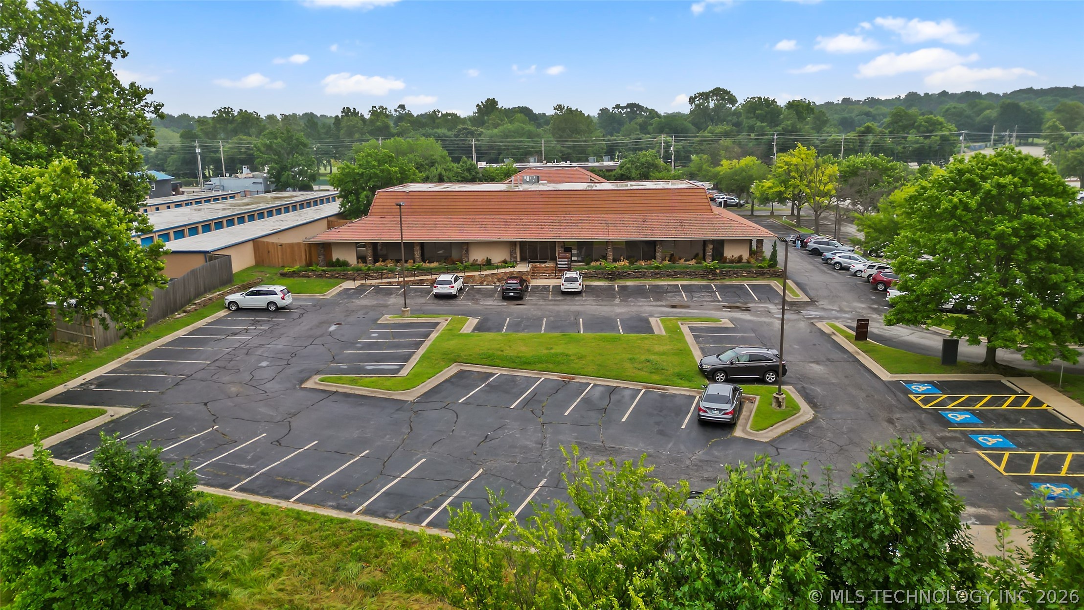 6400 S Lewis Avenue Property Photo 48