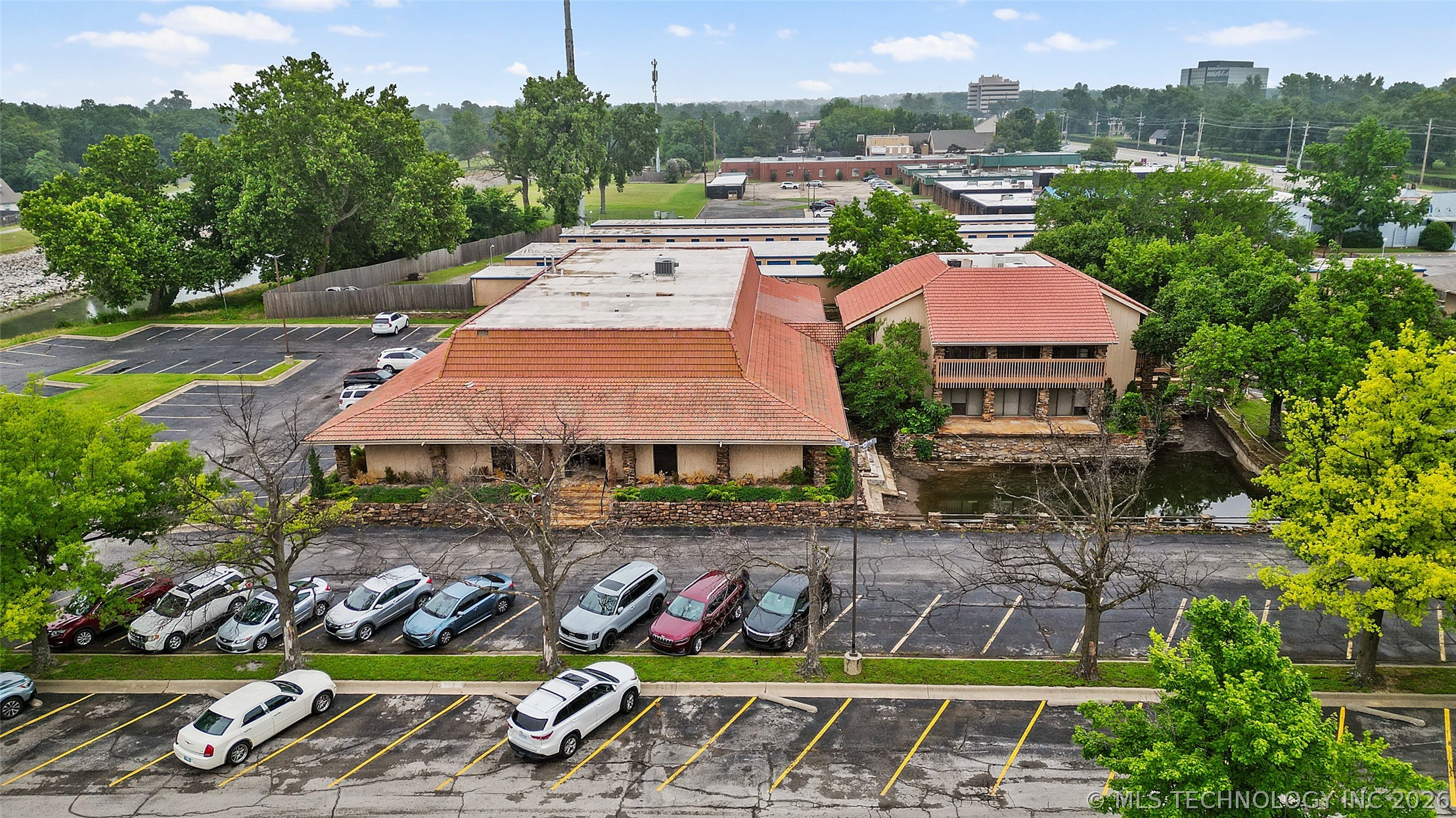 6400 S Lewis Avenue Property Photo 49