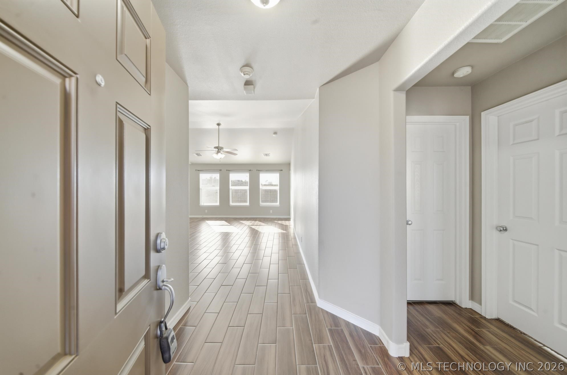 10710 N 146th East Avenue Property Photo 2