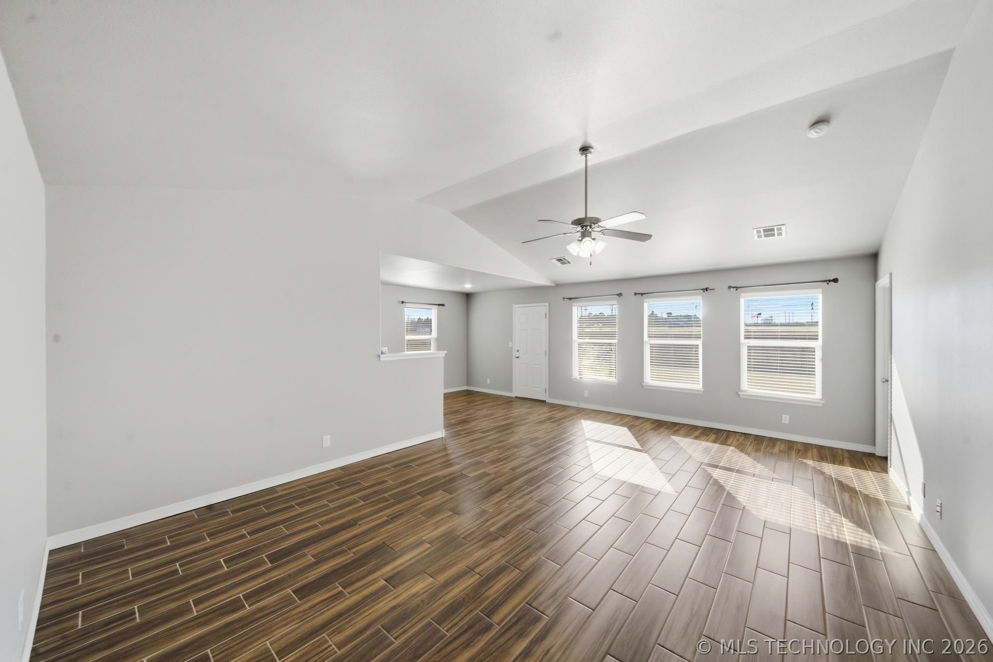 10710 N 146th East Avenue Property Photo 3