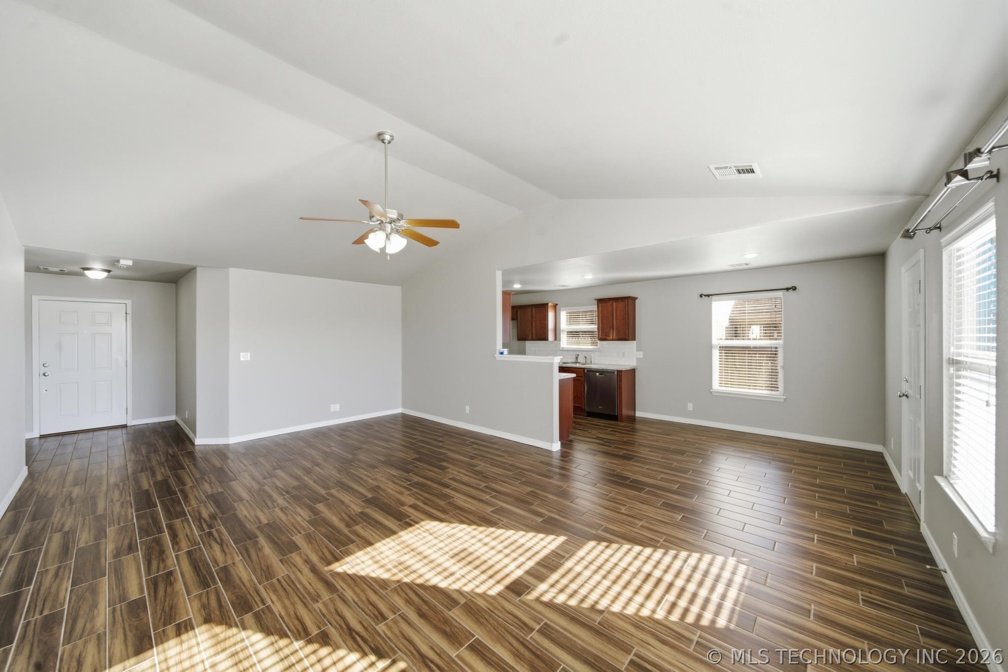 10710 N 146th East Avenue Property Photo 4