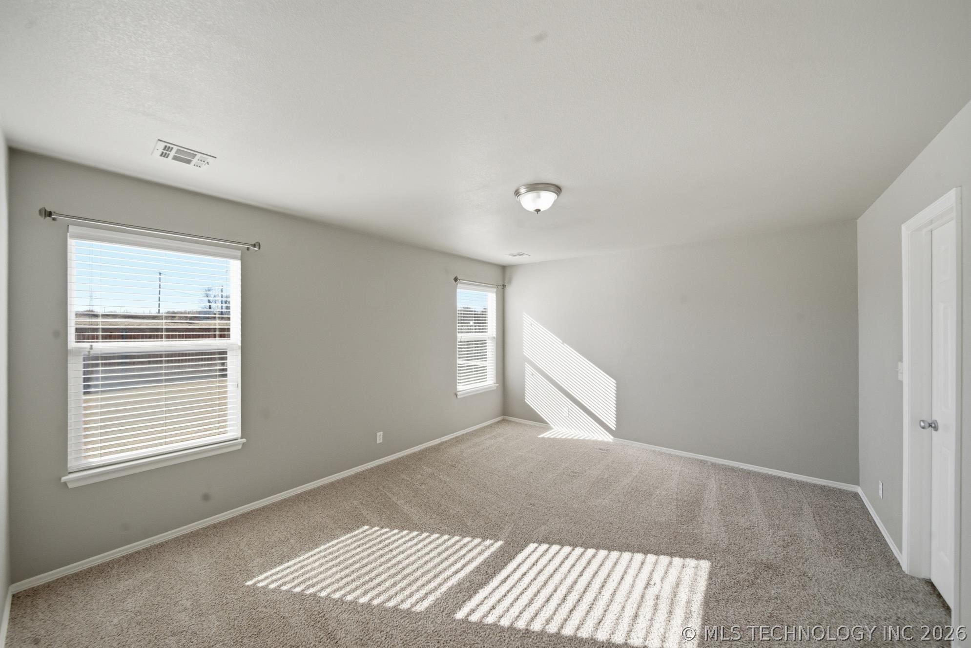 10710 N 146th East Avenue Property Photo 9