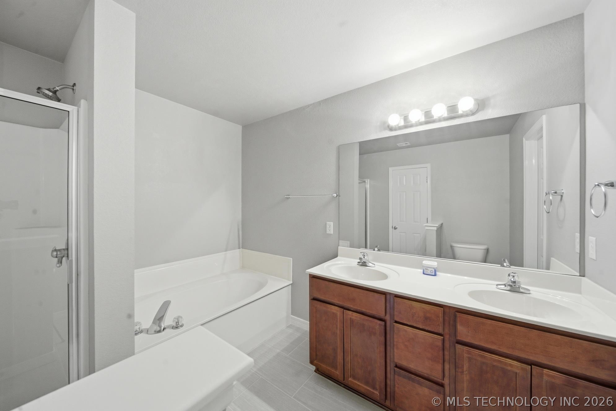 10710 N 146th East Avenue Property Photo 12