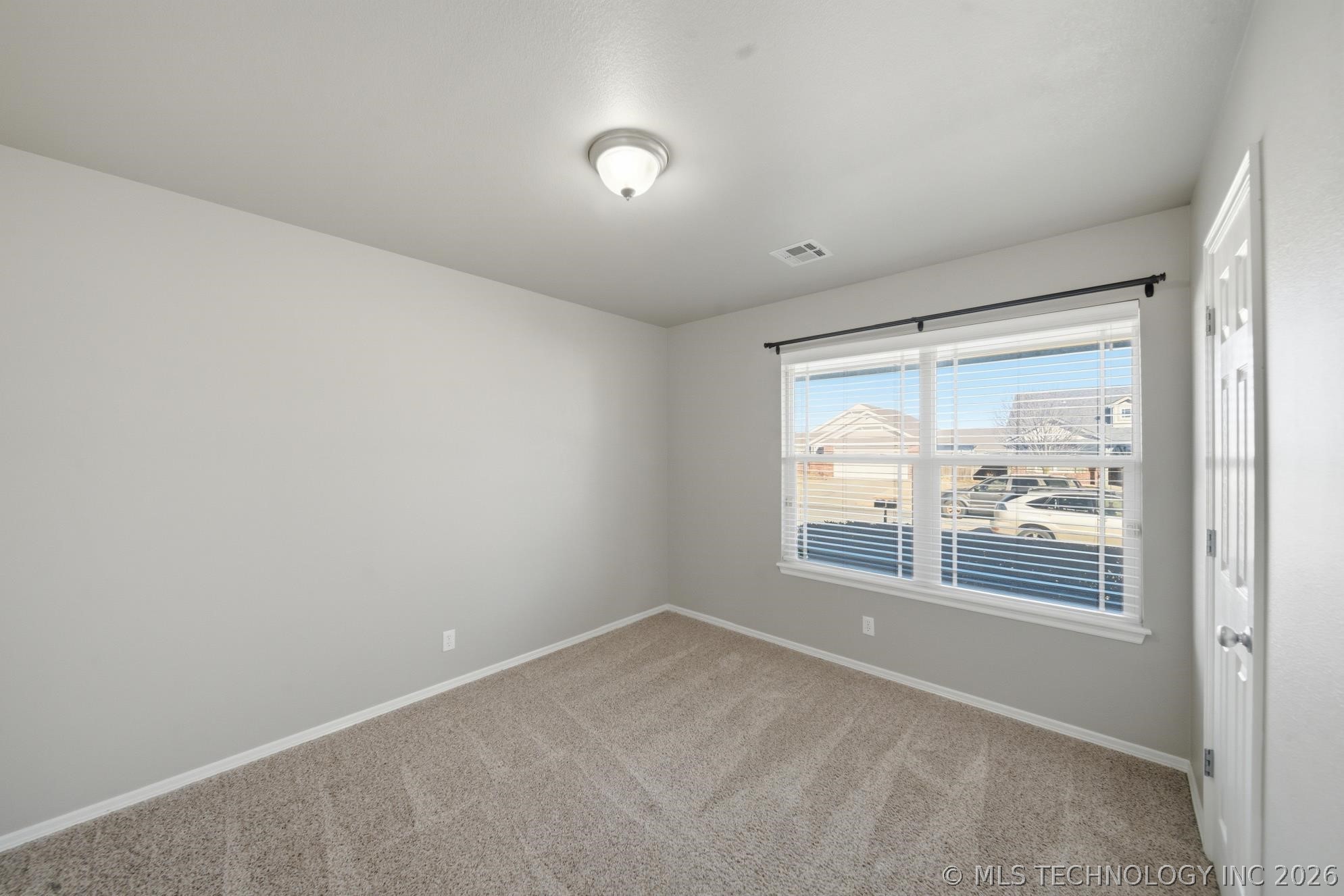 10710 N 146th East Avenue Property Photo 17