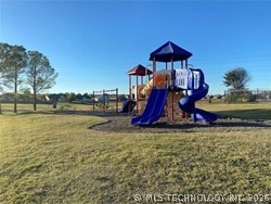 10710 N 146th East Avenue Property Photo 24