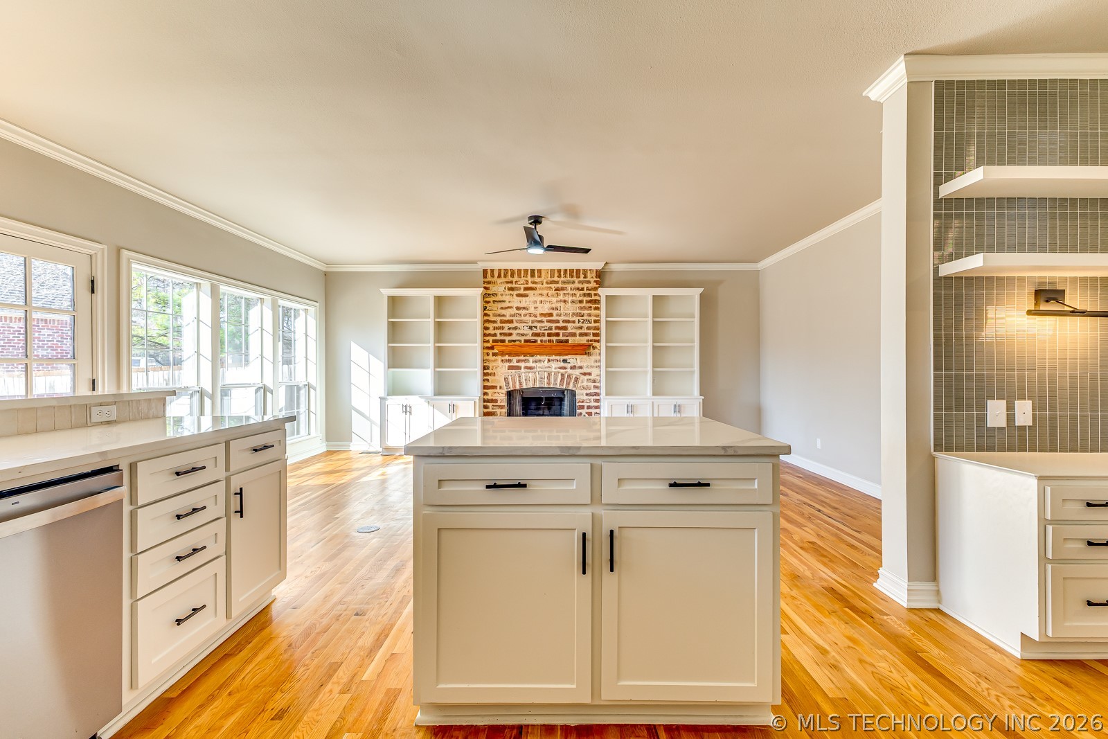 4608 E 94th Street Property Photo 6