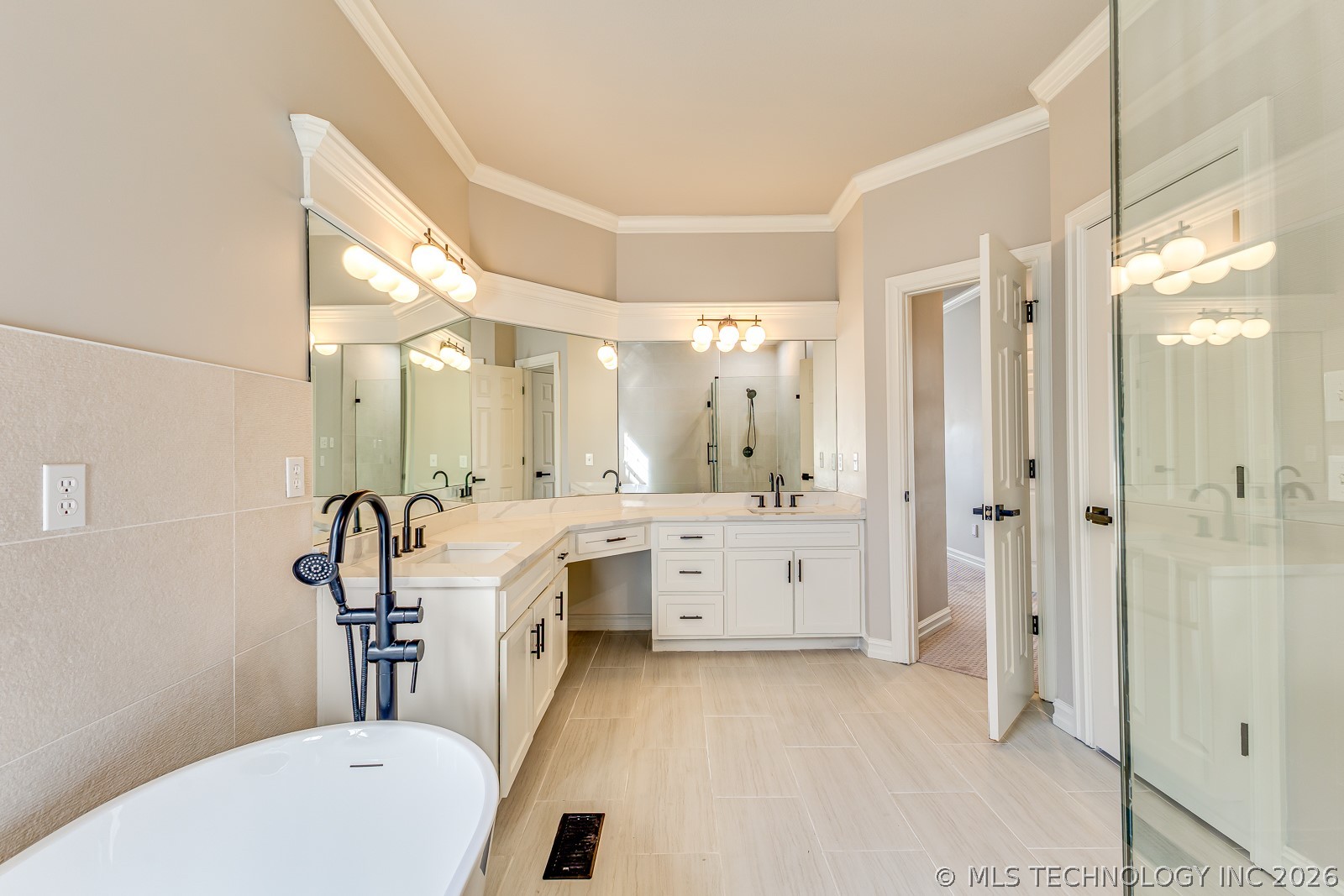 4608 E 94th Street Property Photo 26