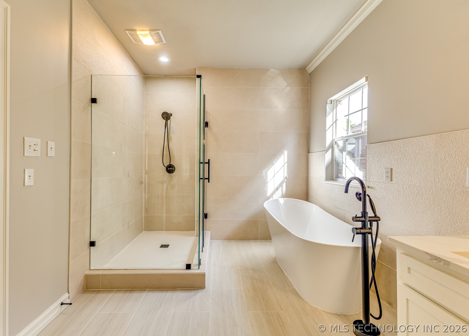 4608 E 94th Street Property Photo 28