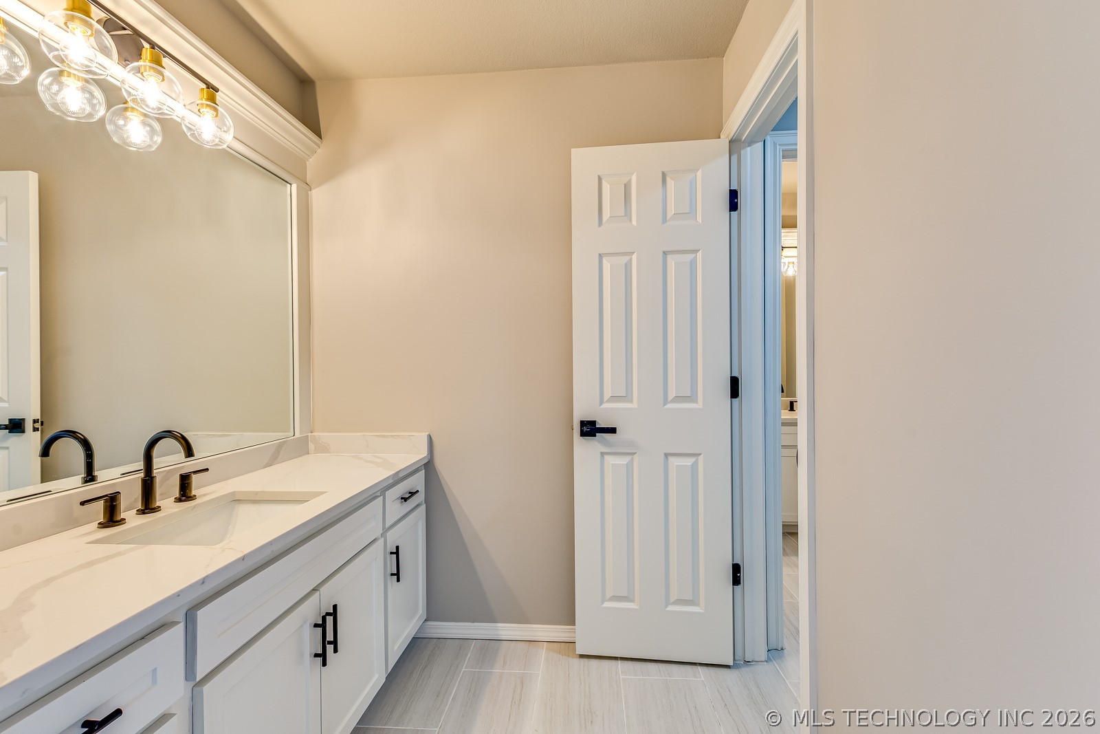 4608 E 94th Street Property Photo 34