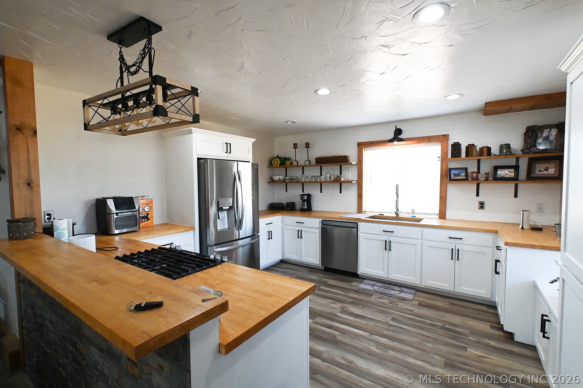 7075 E 303 Road Property Photo 9