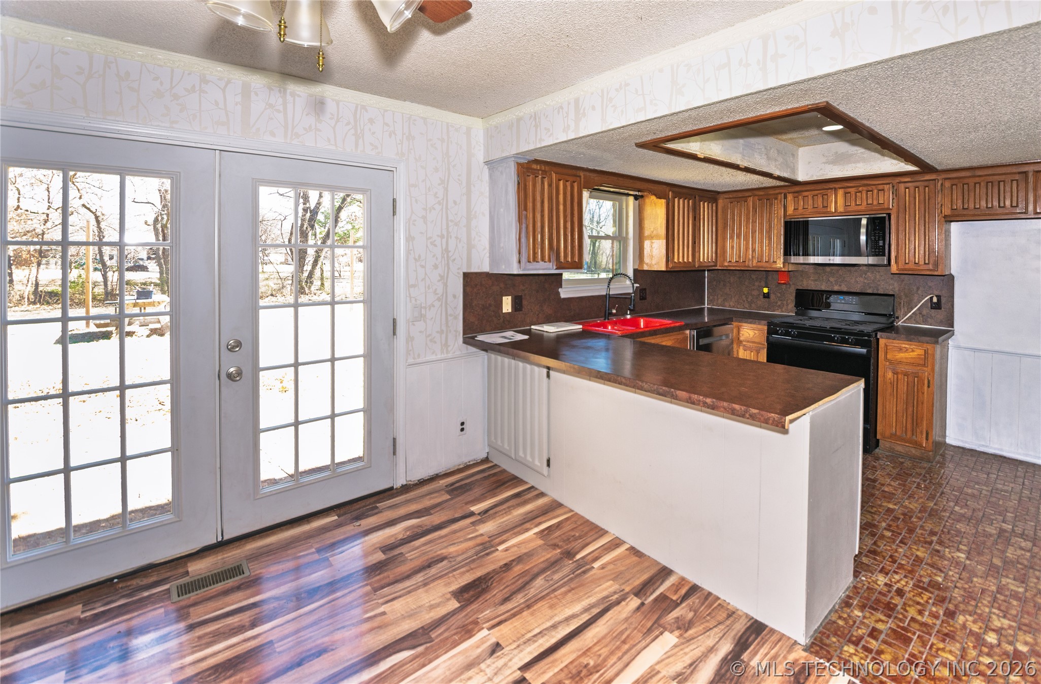 6137 S 219th East Avenue Property Photo 15