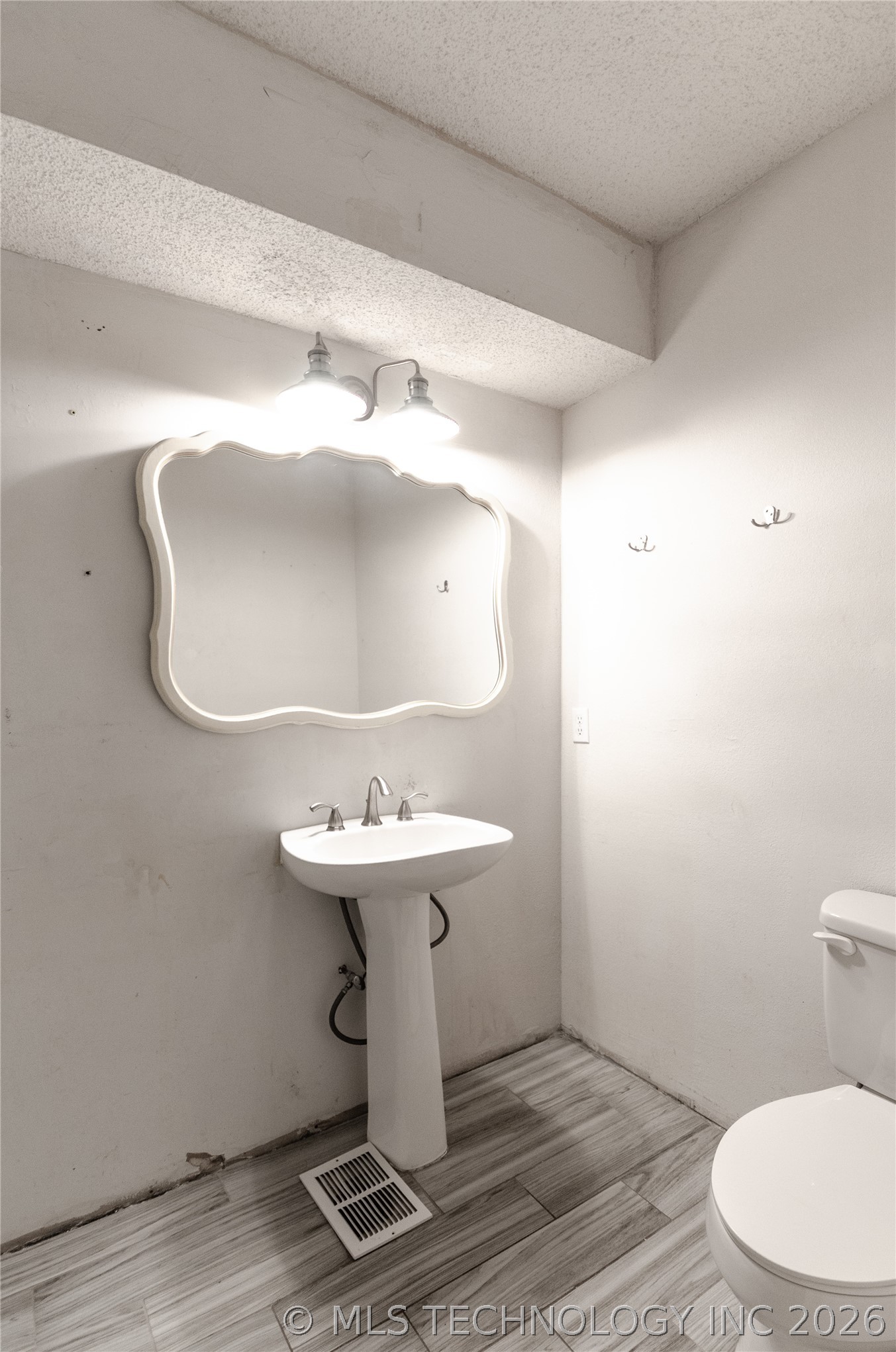 6137 S 219th East Avenue Property Photo 17