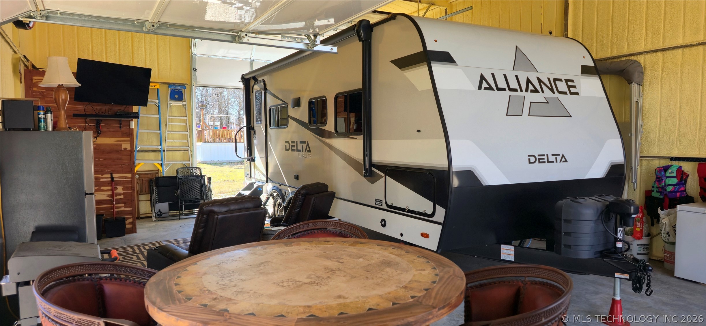 114305 S 4209 Property Photo 5