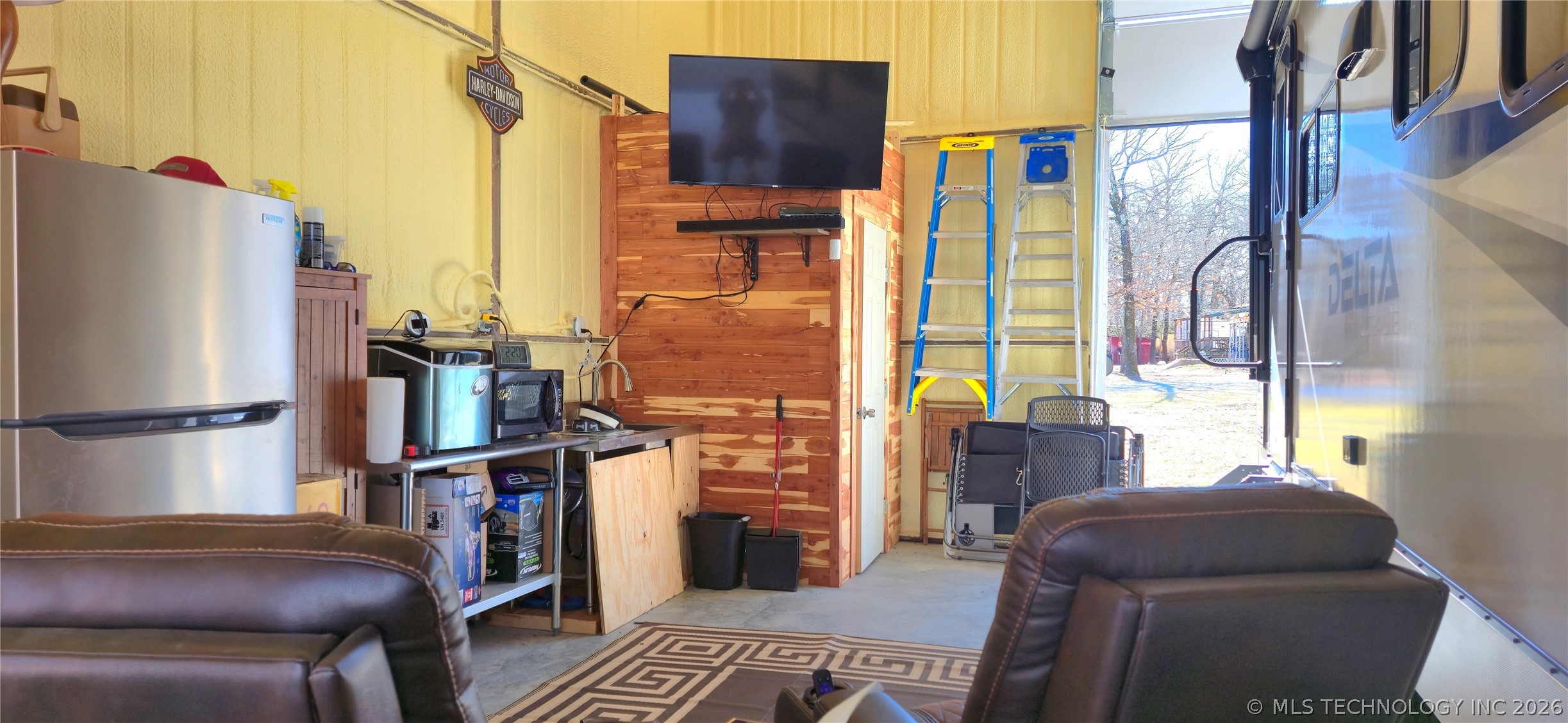 114305 S 4209 Property Photo 8