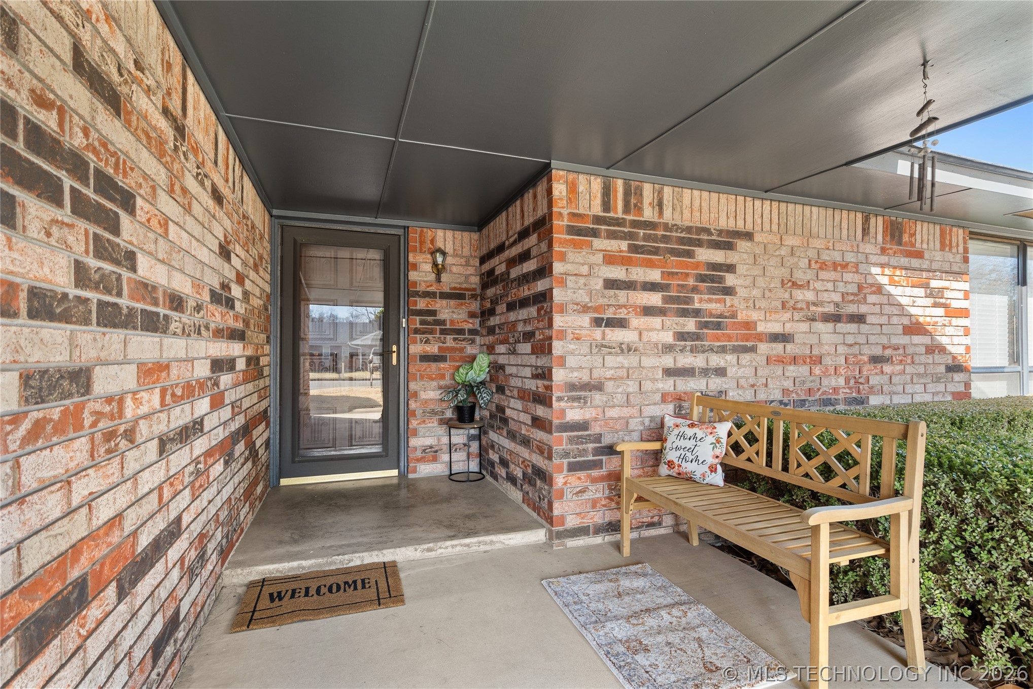 3133 Woodside Property Photo 2