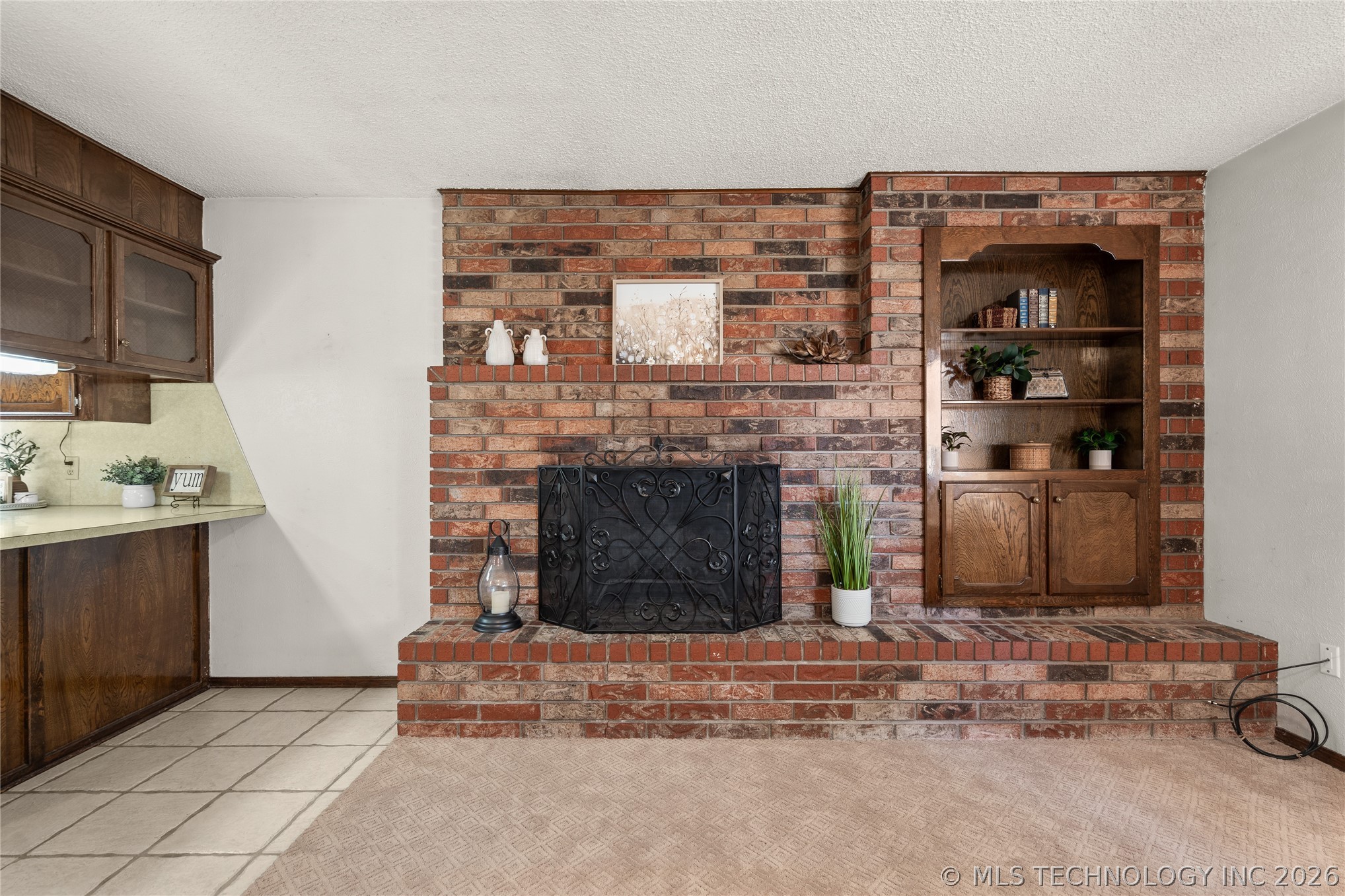 3133 Woodside Property Photo 6