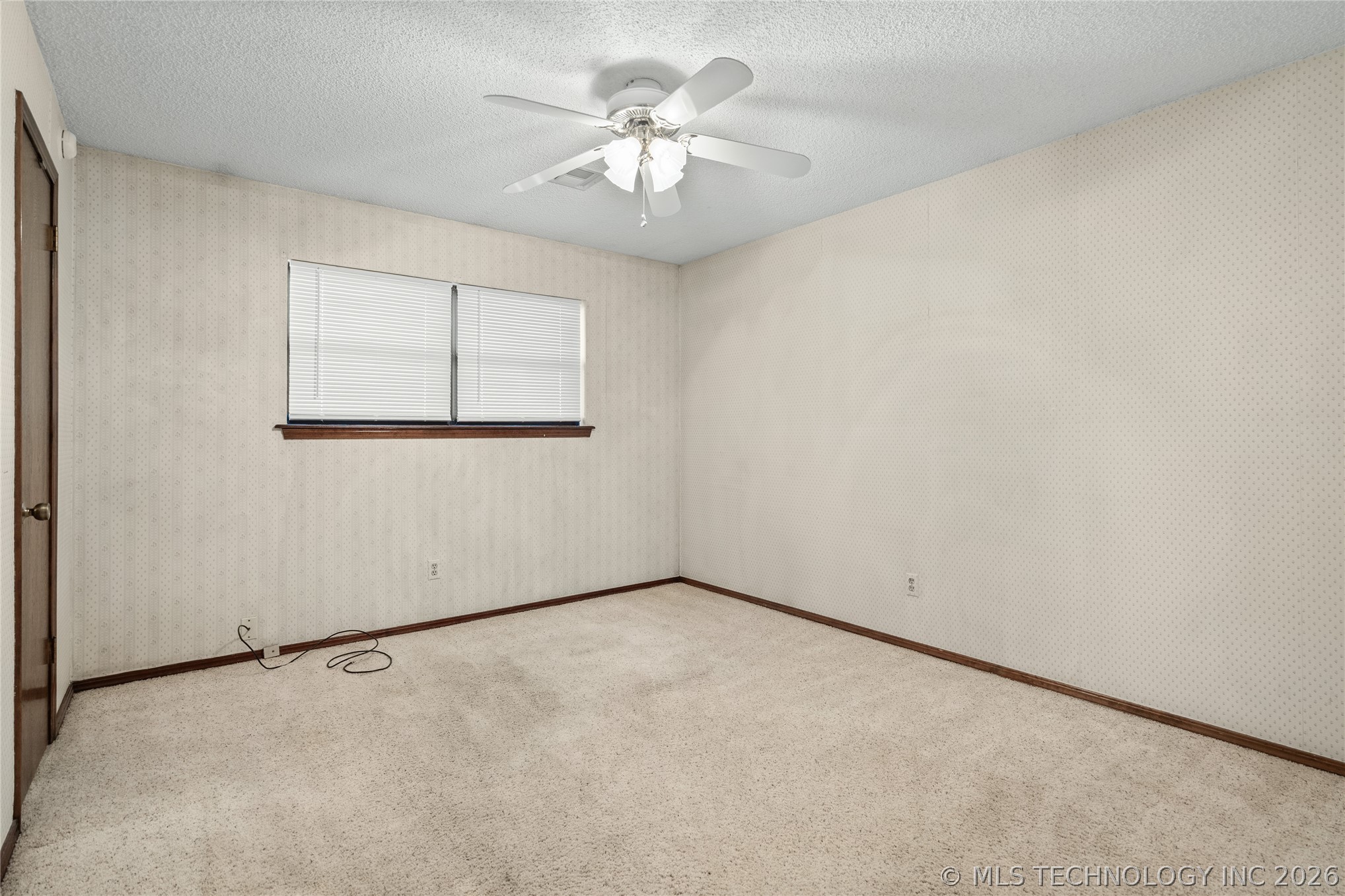 3133 Woodside Property Photo 18