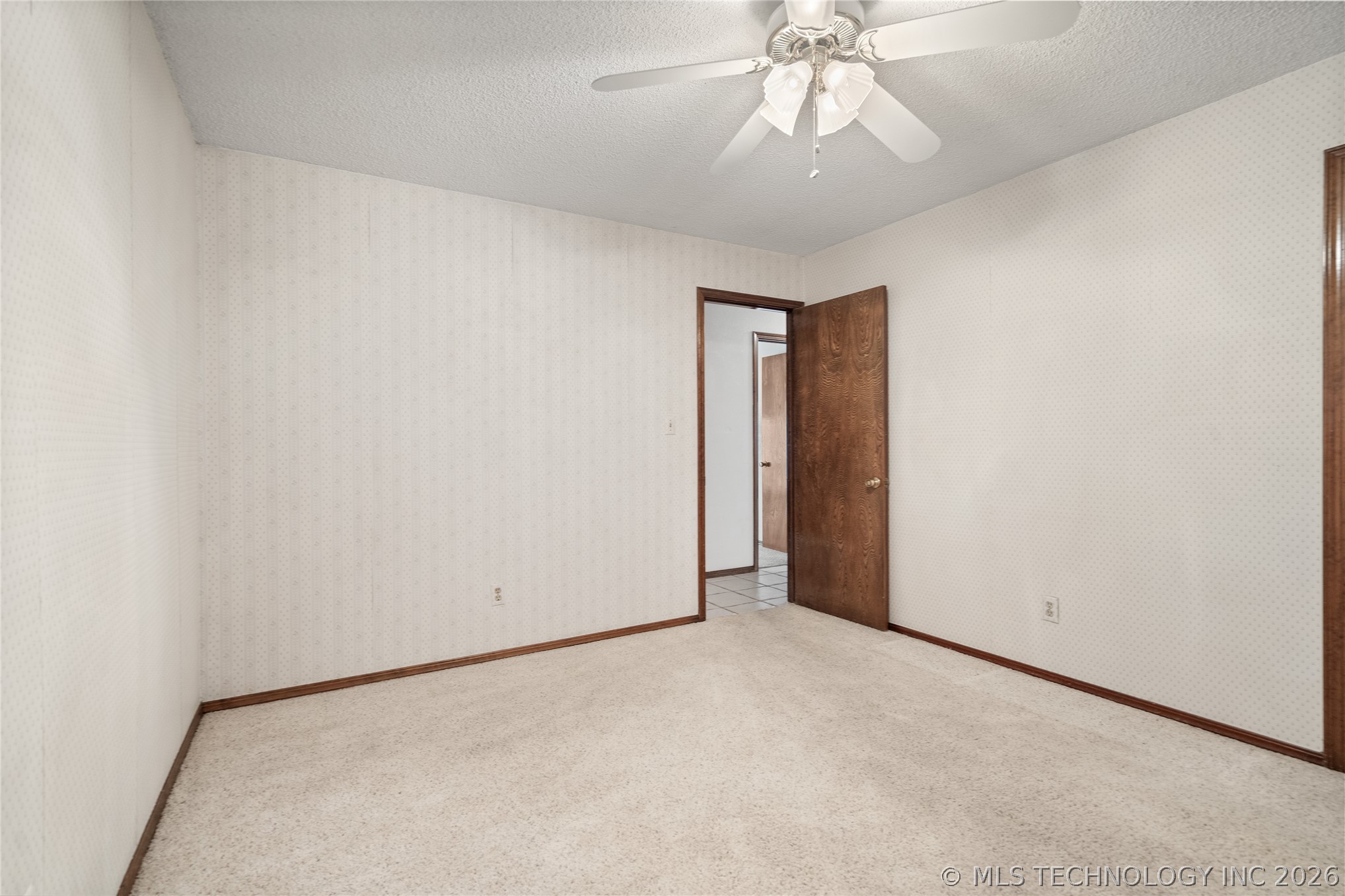 3133 Woodside Property Photo 19