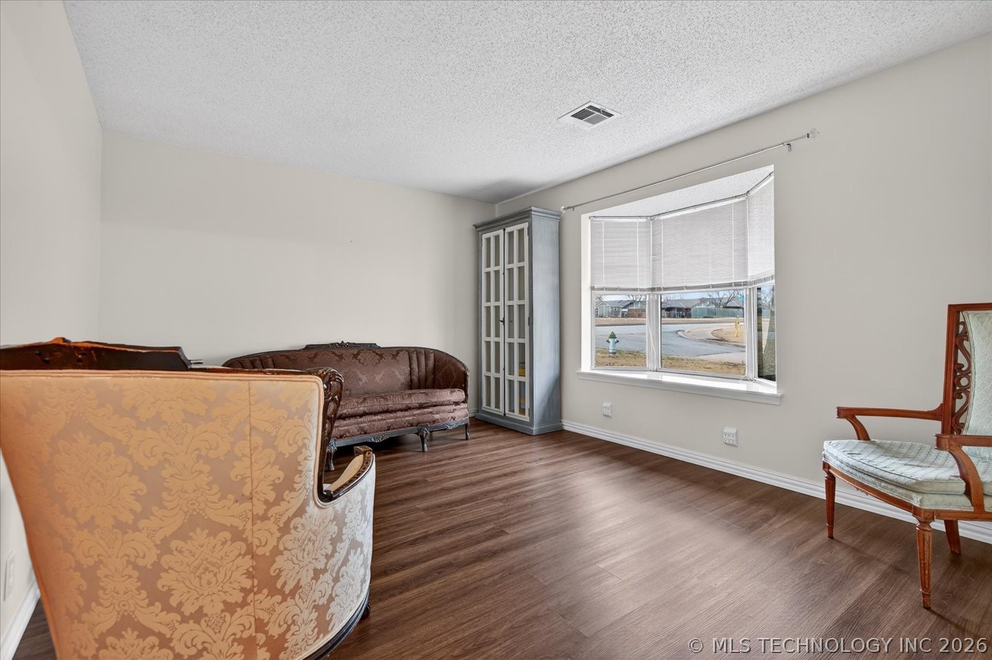 872 Concord Drive Property Photo 5