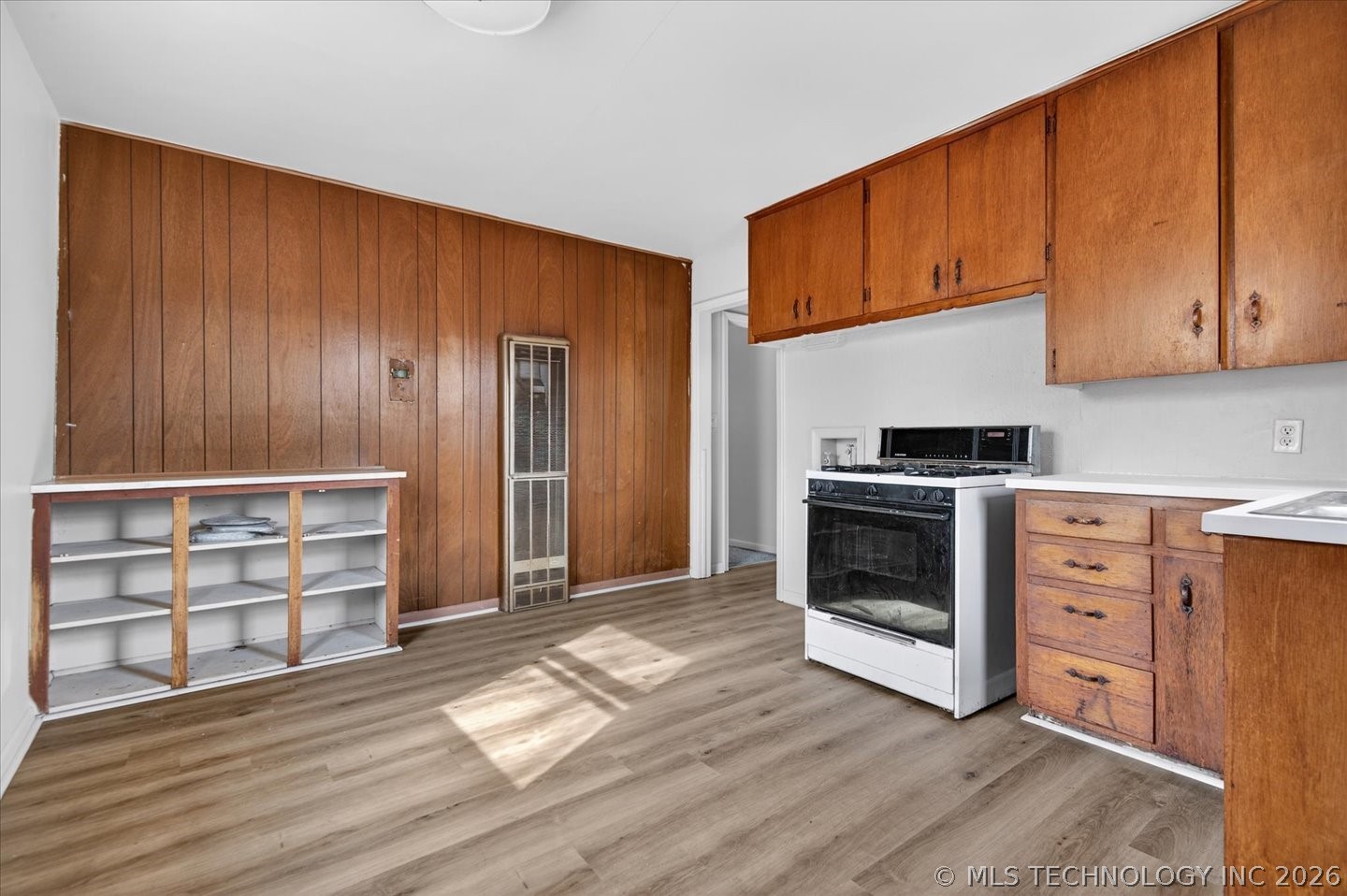 116 Nw Cass Property Photo 9