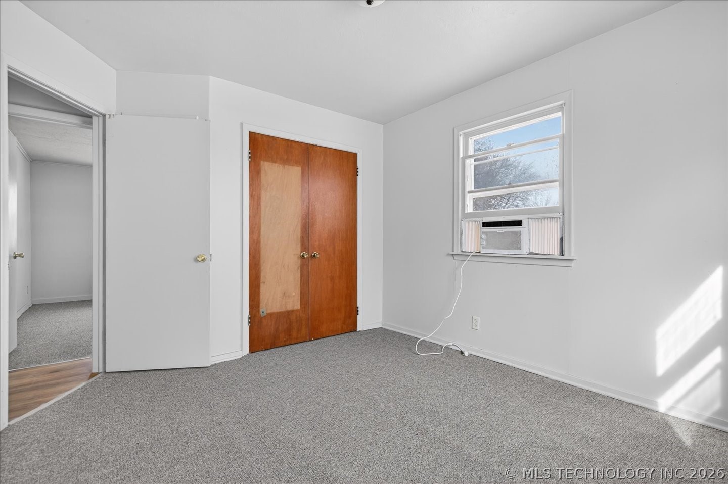 116 Nw Cass Property Photo 12