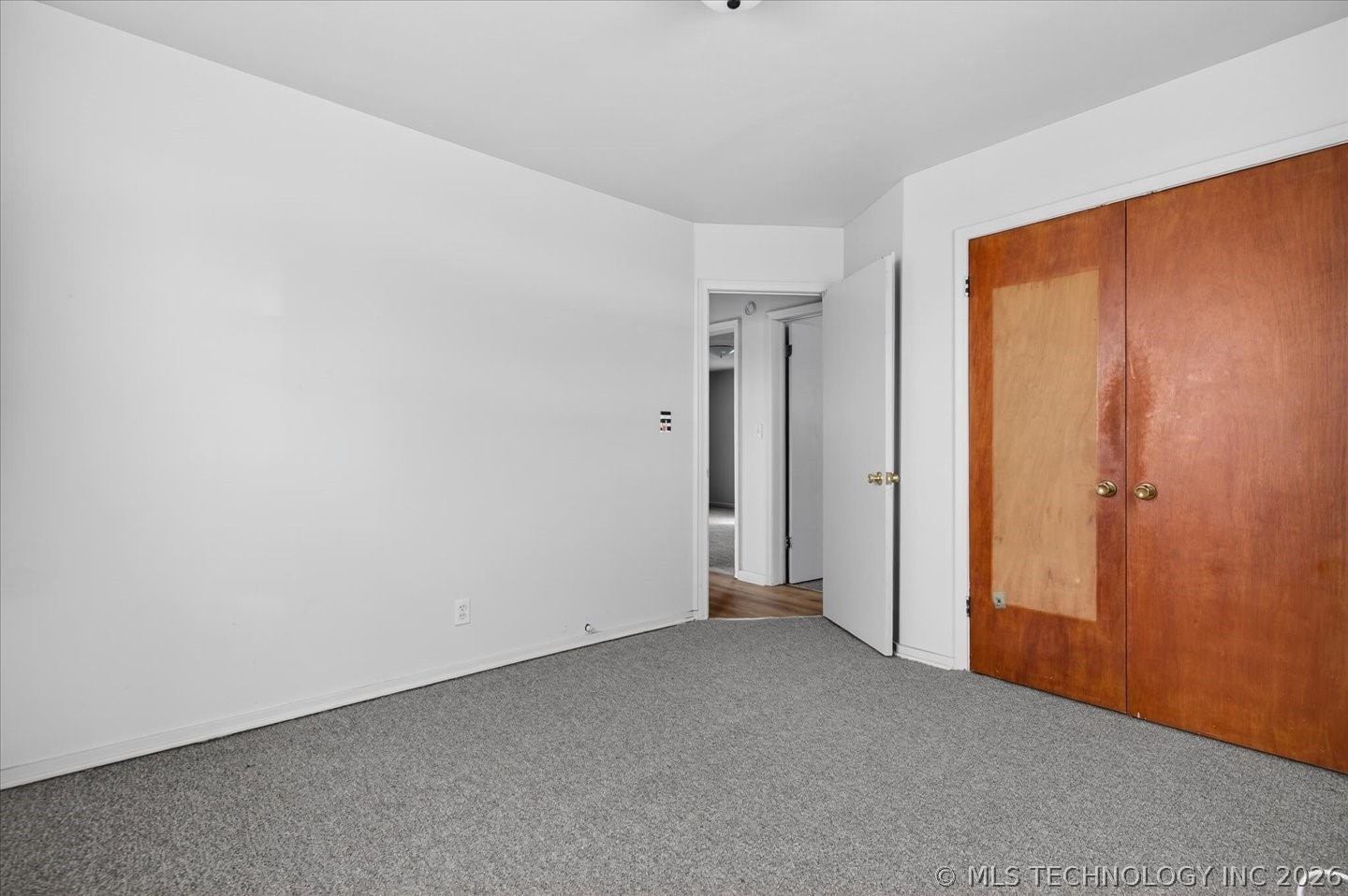 116 Nw Cass Property Photo 13