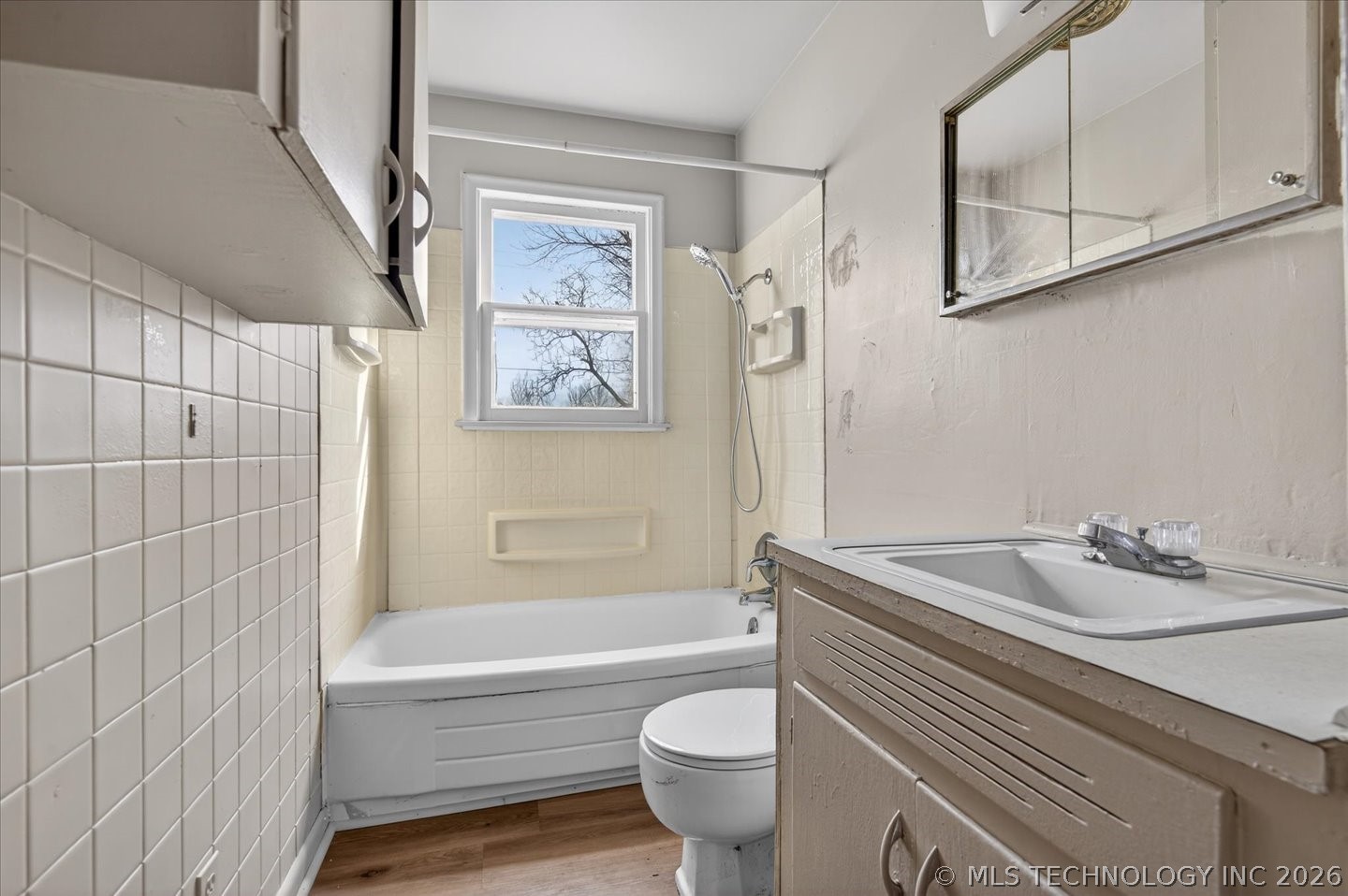 116 Nw Cass Property Photo 14