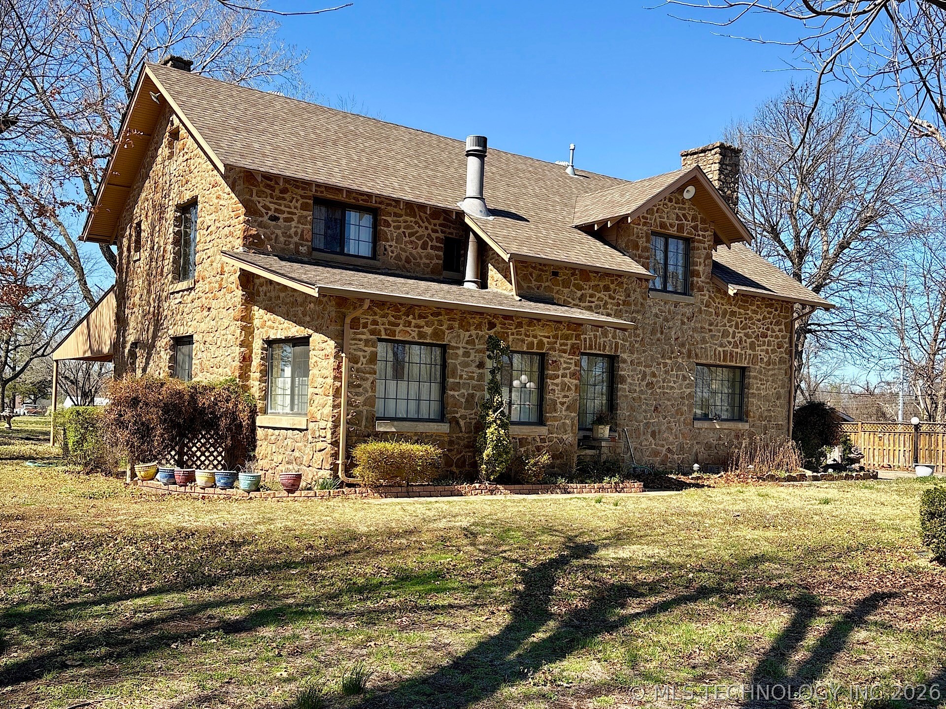 1007 S Wilson Avenue Property Photo 2