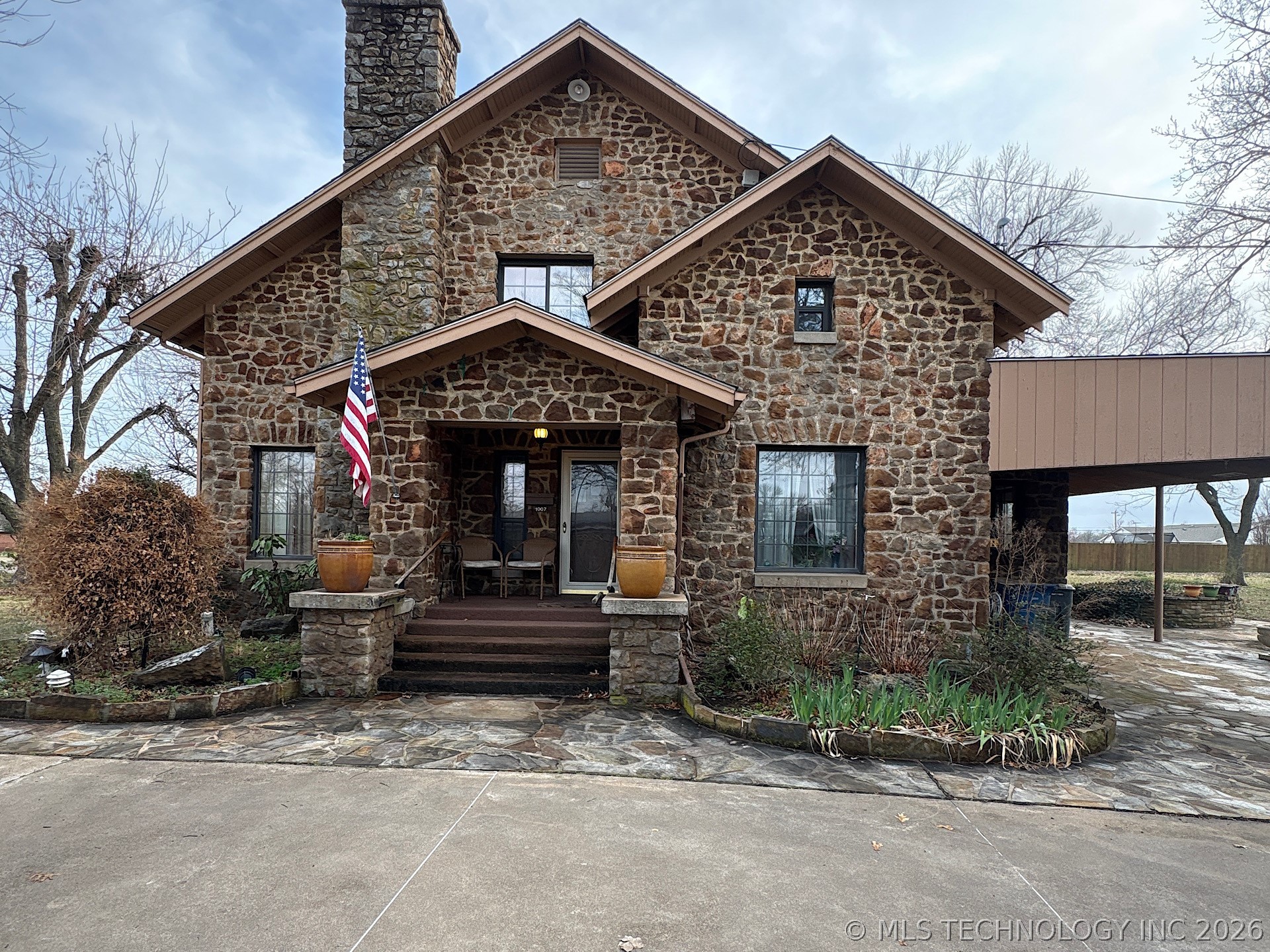 1007 S Wilson Avenue Property Photo 6