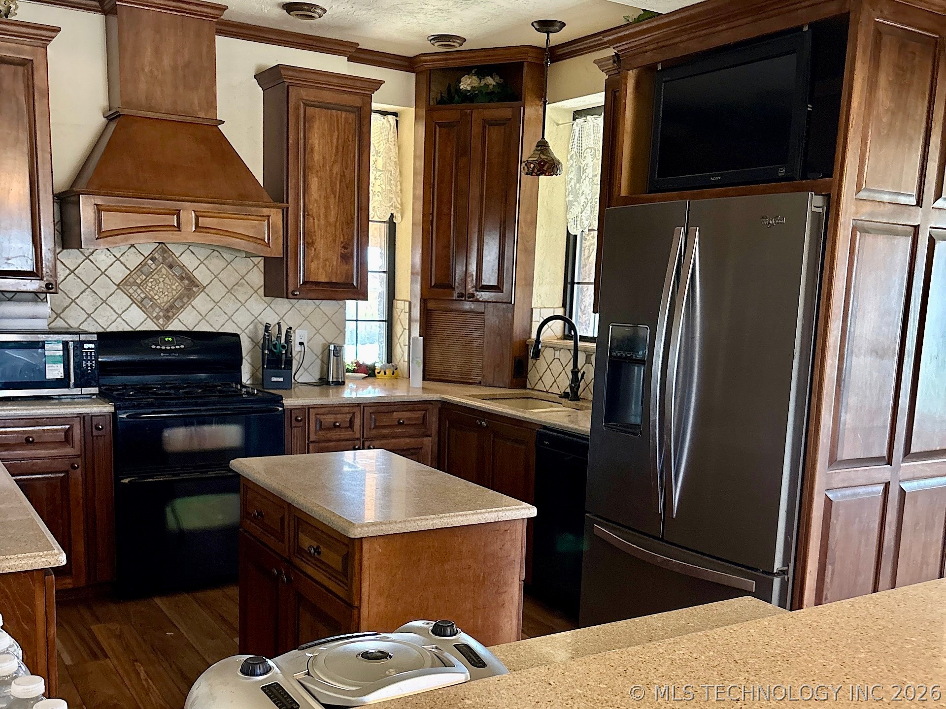 1007 S Wilson Avenue Property Photo 42
