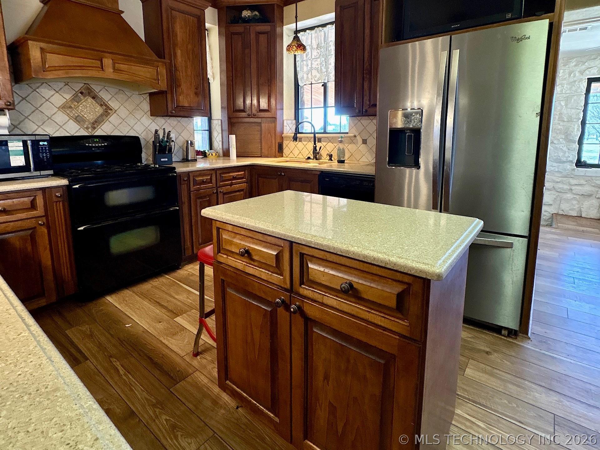 1007 S Wilson Avenue Property Photo 43