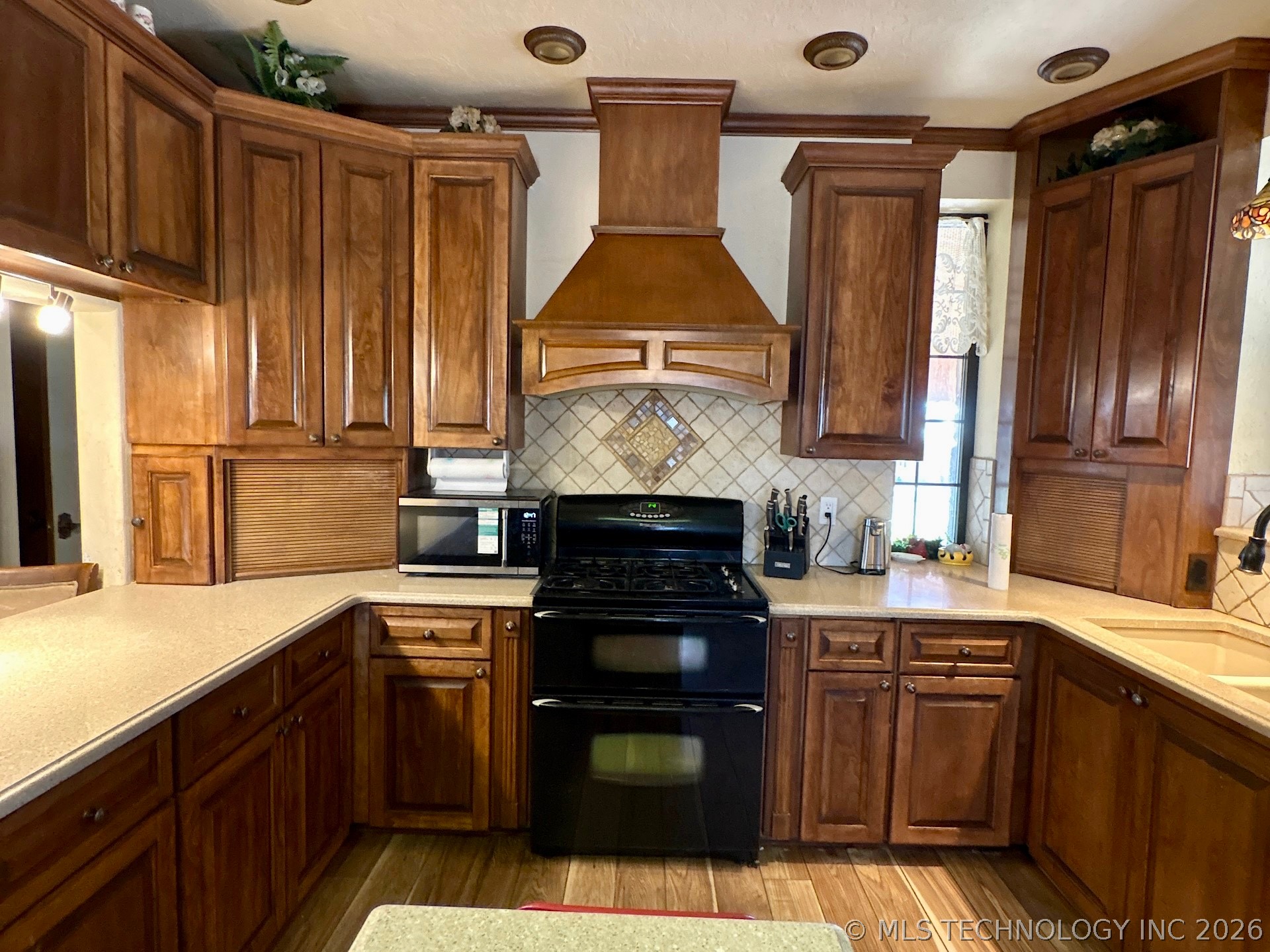 1007 S Wilson Avenue Property Photo 47