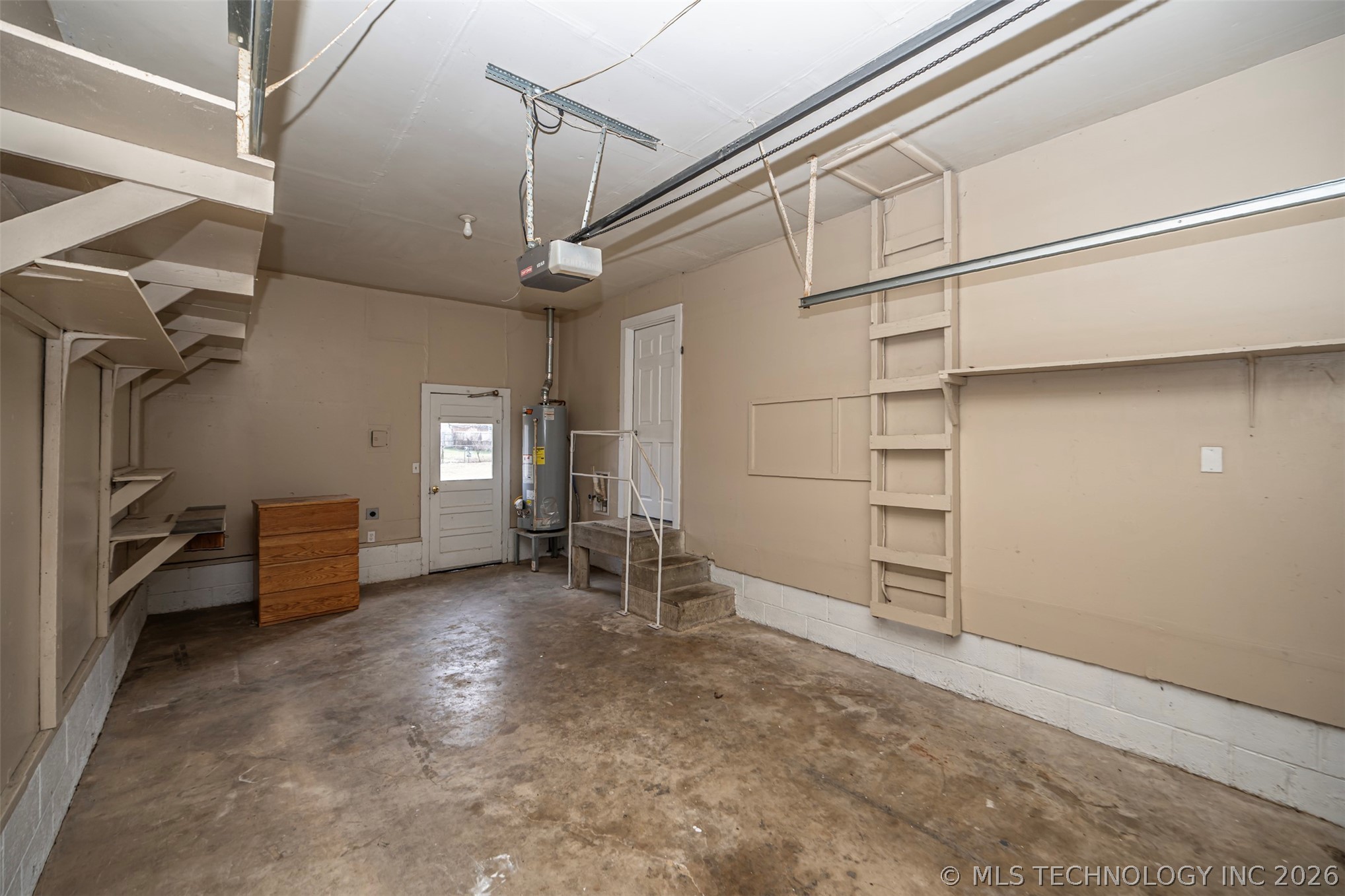 914 N Linda Property Photo 7