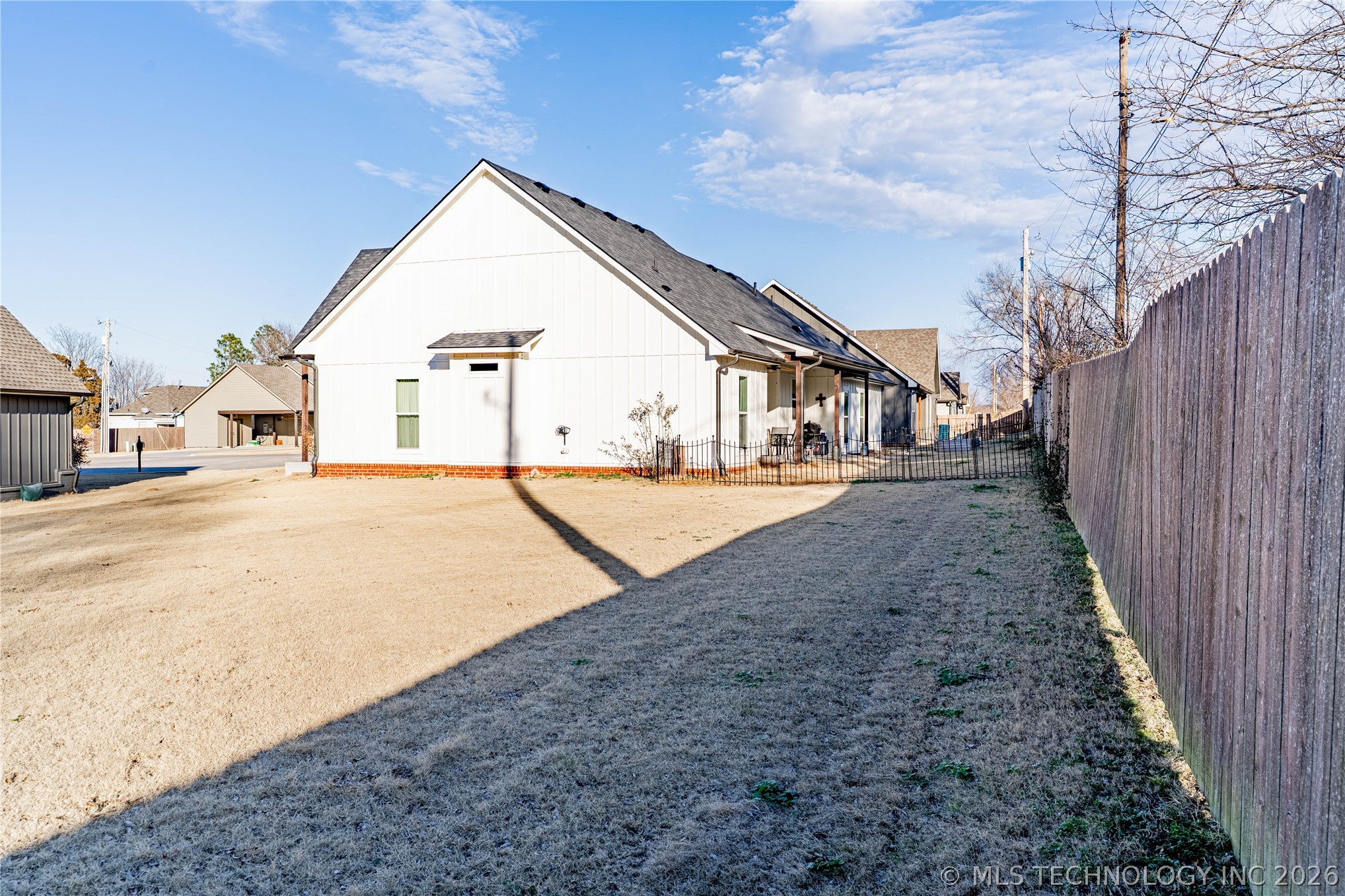 1506 University Circle Property Photo 26