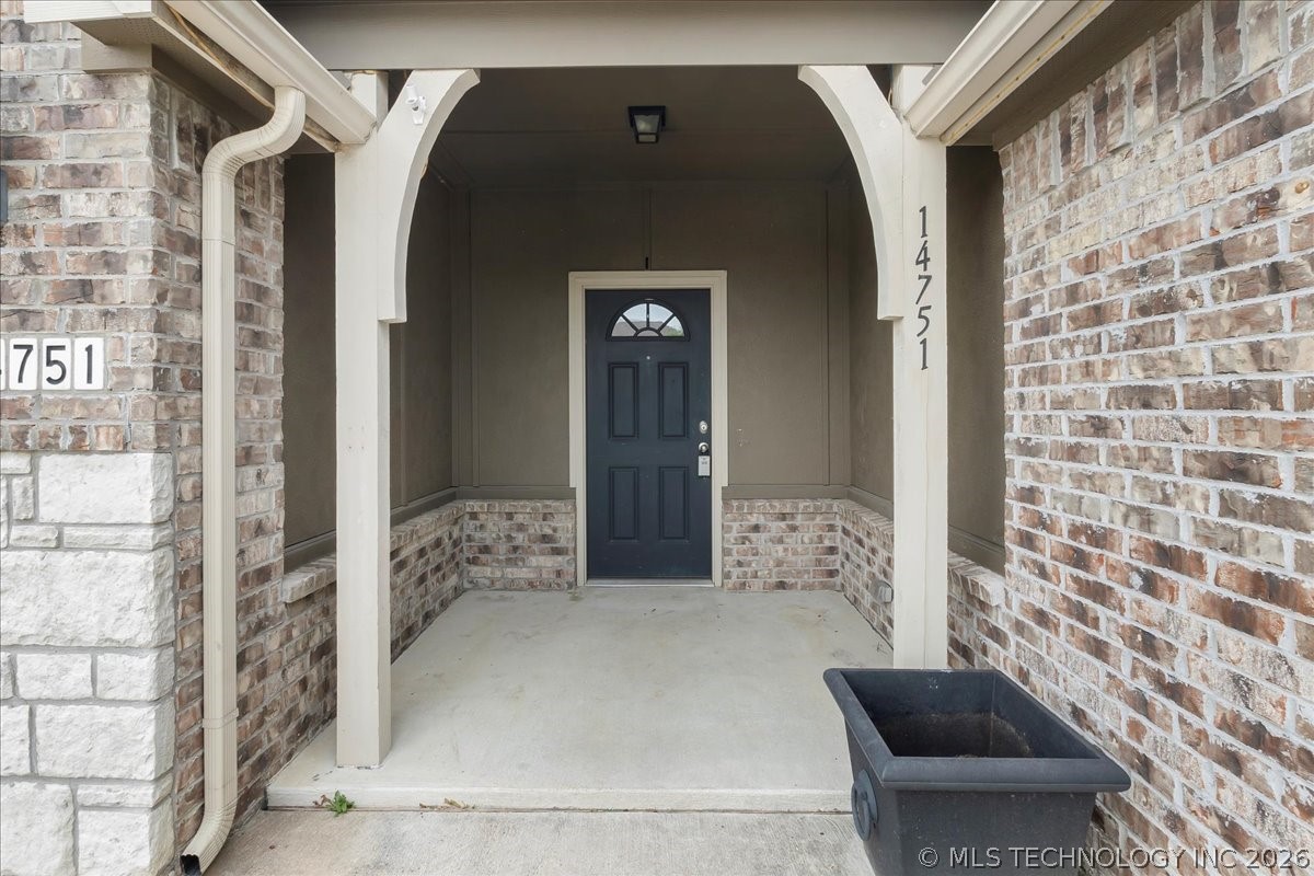 14751 S Urbana Avenue Property Photo 3