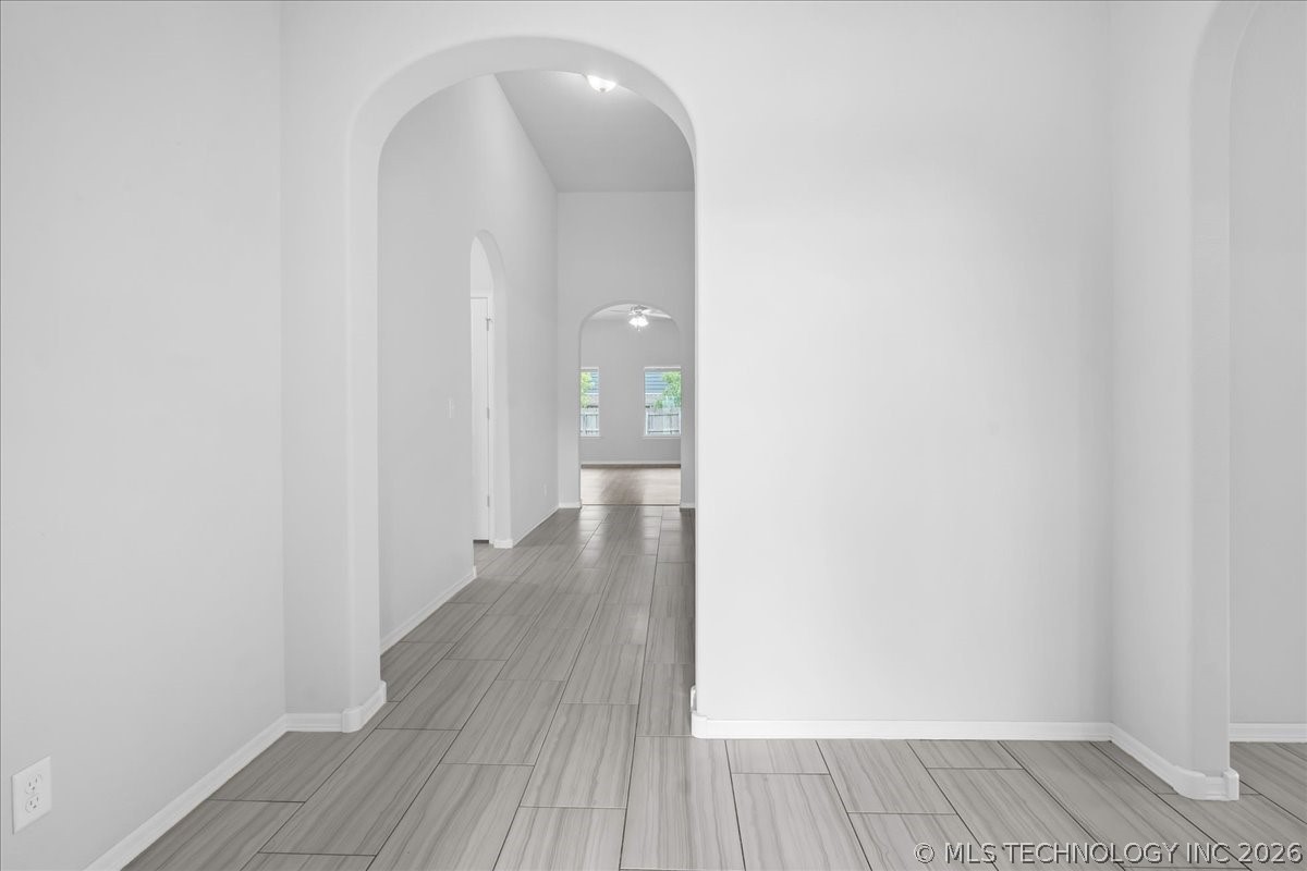 14751 S Urbana Avenue Property Photo 6