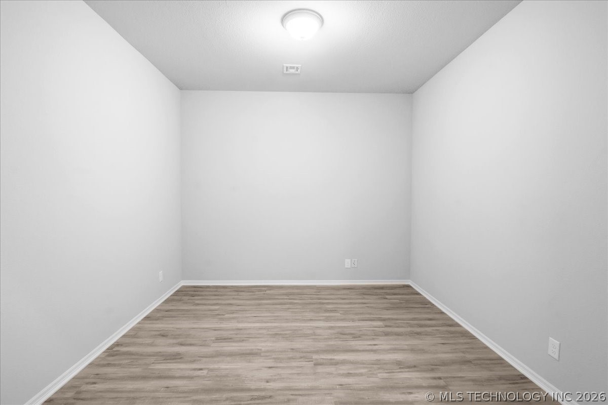 14751 S Urbana Avenue Property Photo 11