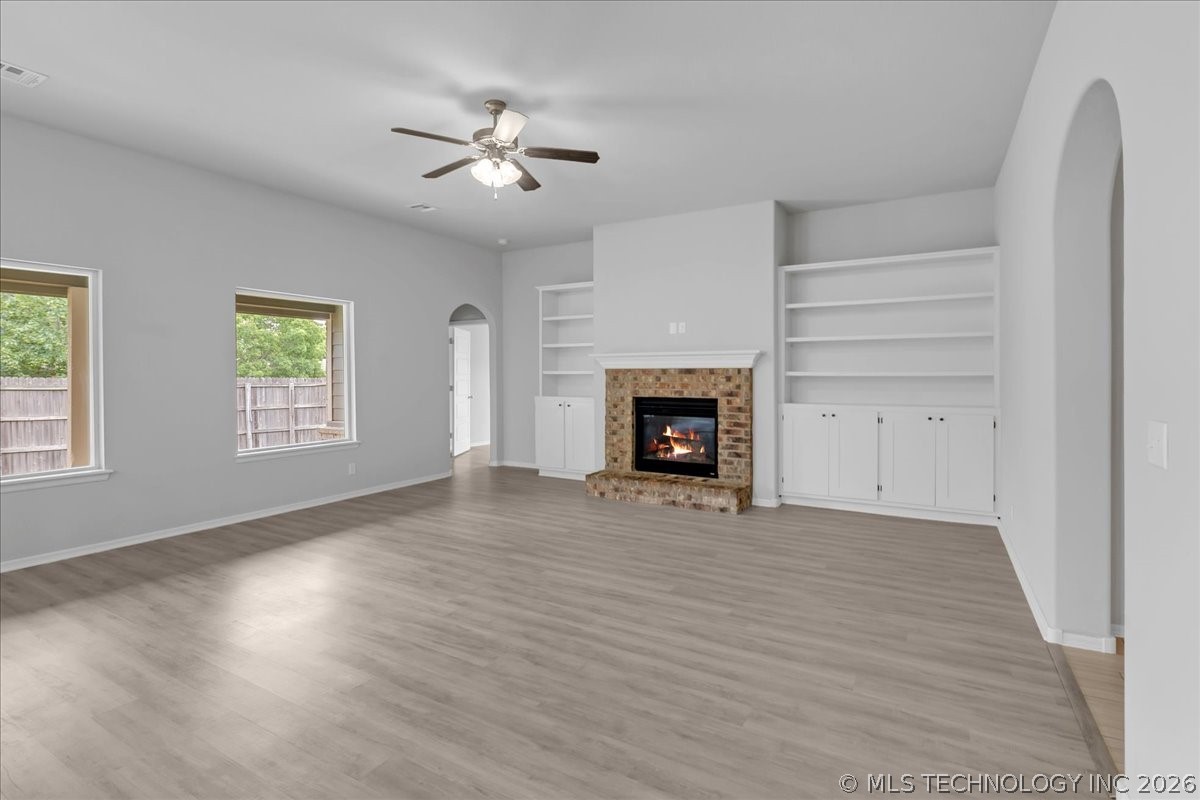 14751 S Urbana Avenue Property Photo 16