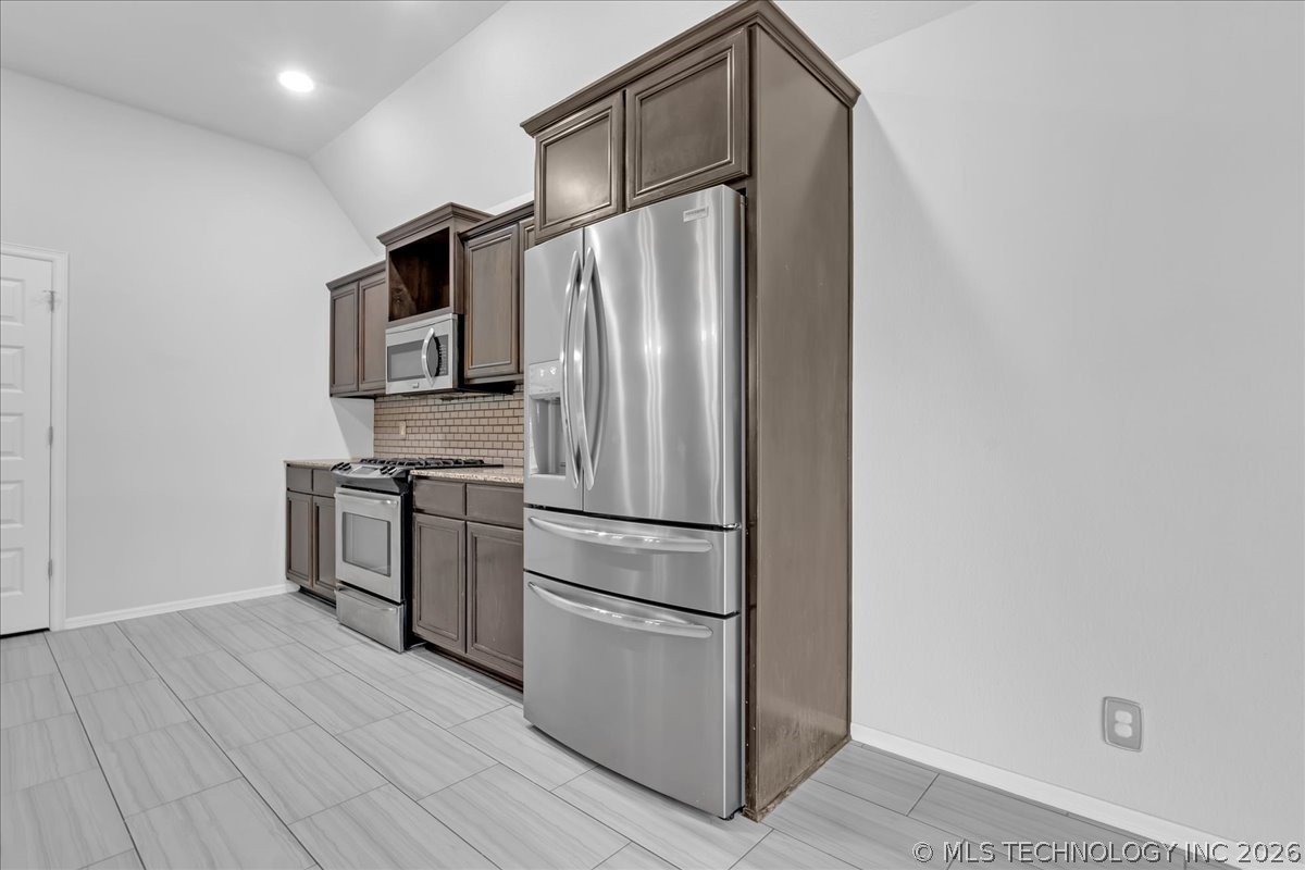 14751 S Urbana Avenue Property Photo 35