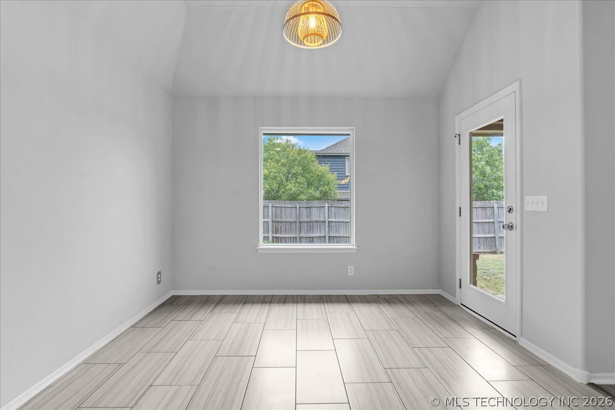 14751 S Urbana Avenue Property Photo 39