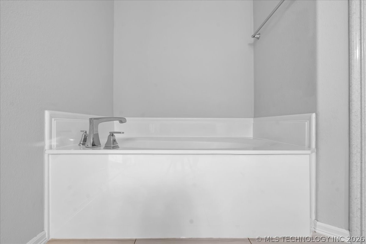 14751 S Urbana Avenue Property Photo 52