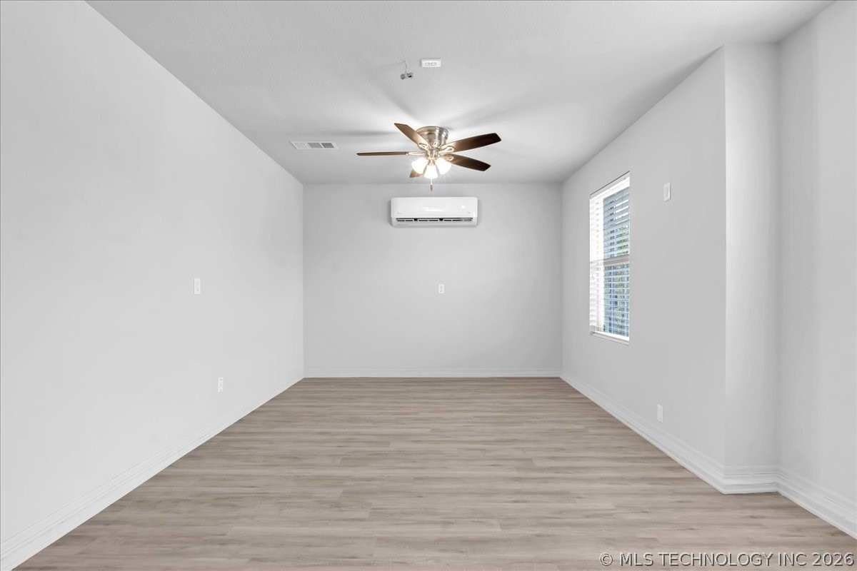 14751 S Urbana Avenue Property Photo 74