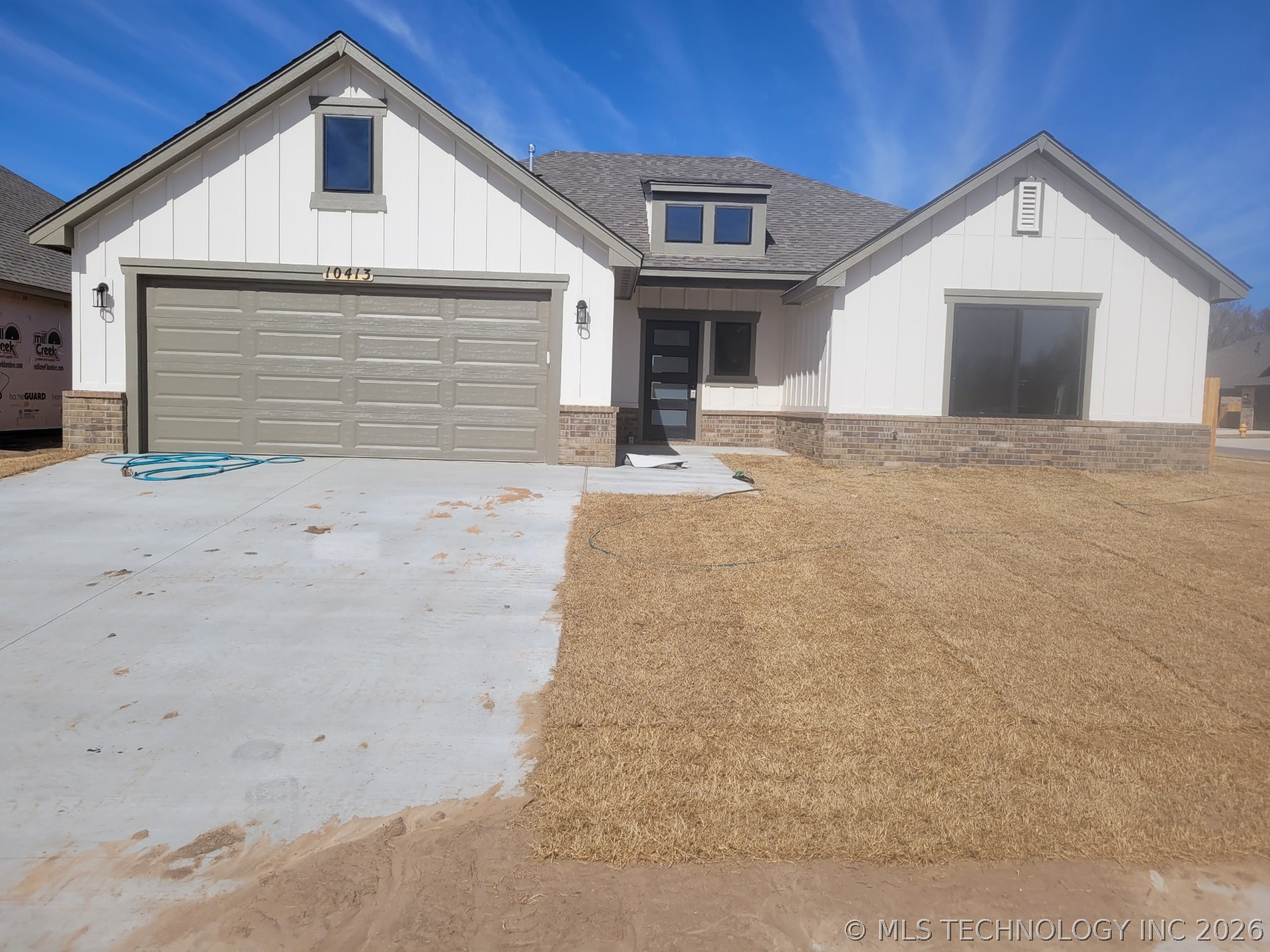 10413 E 132nd Street S Property Photo 1