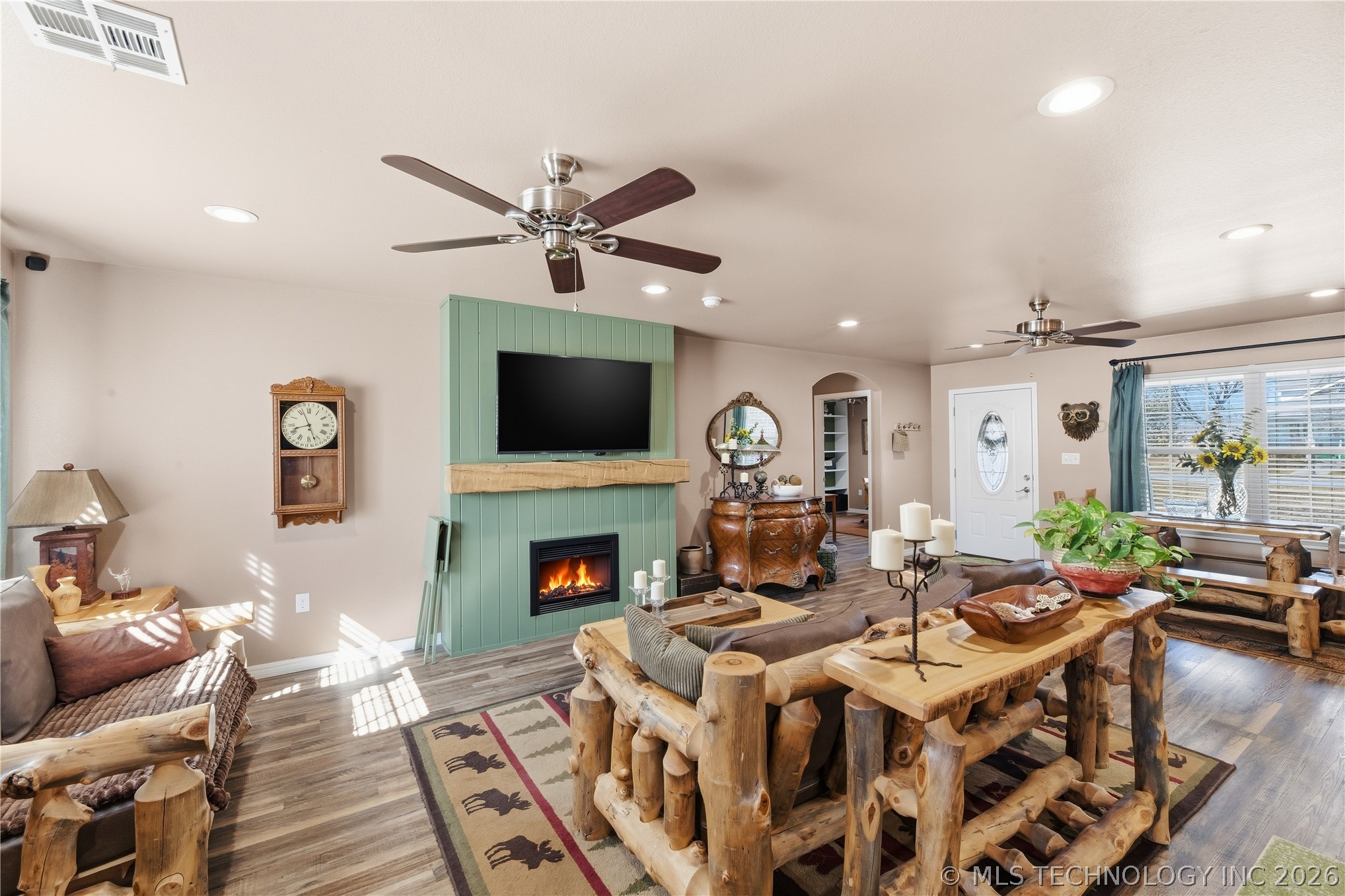 440 W 7th Street Property Photo 4