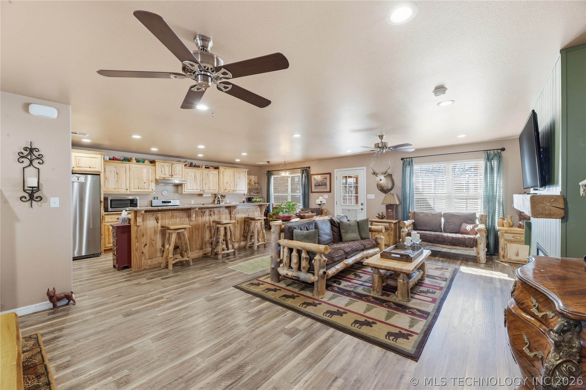 440 W 7th Street Property Photo 7