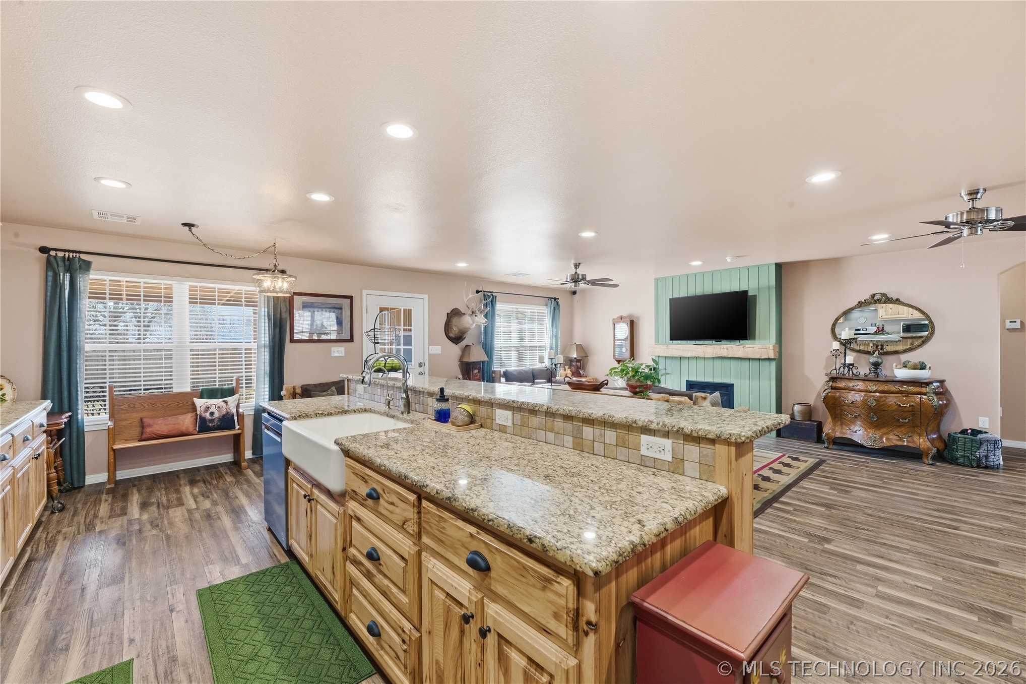 440 W 7th Street Property Photo 14